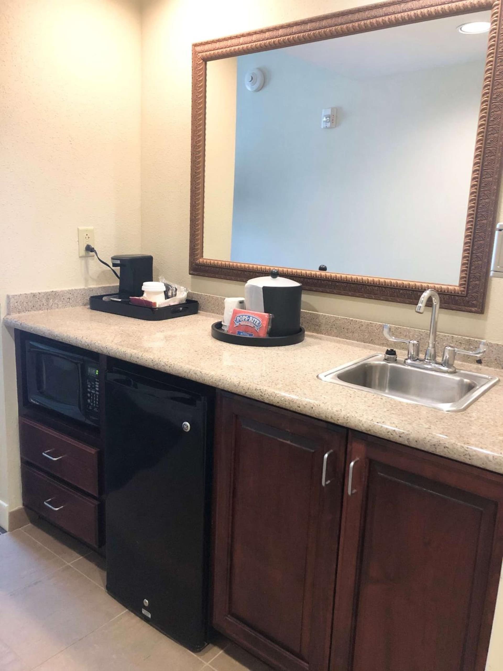 Hampton Inn & Suites Norfolk-Airport gallery photo in Norfolk, VA — image 5