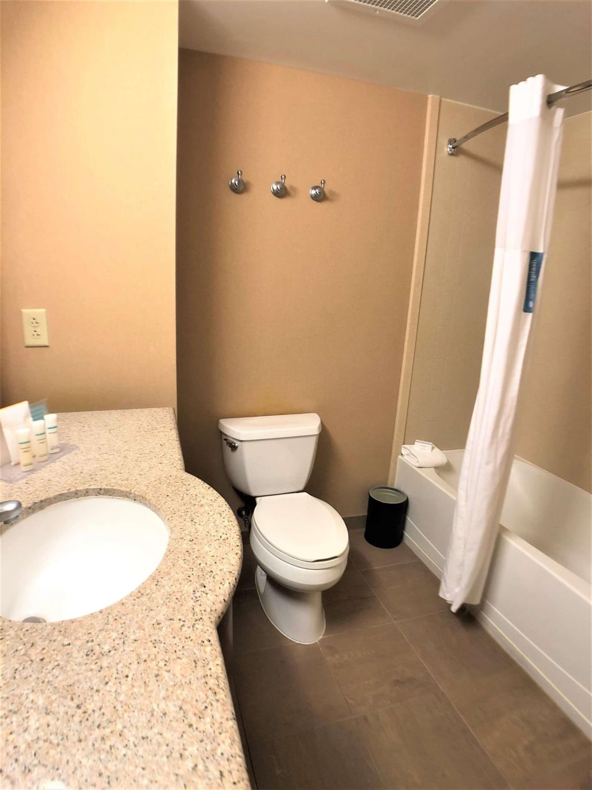 Hampton Inn & Suites Norfolk-Airport gallery photo in Norfolk, VA — image 25