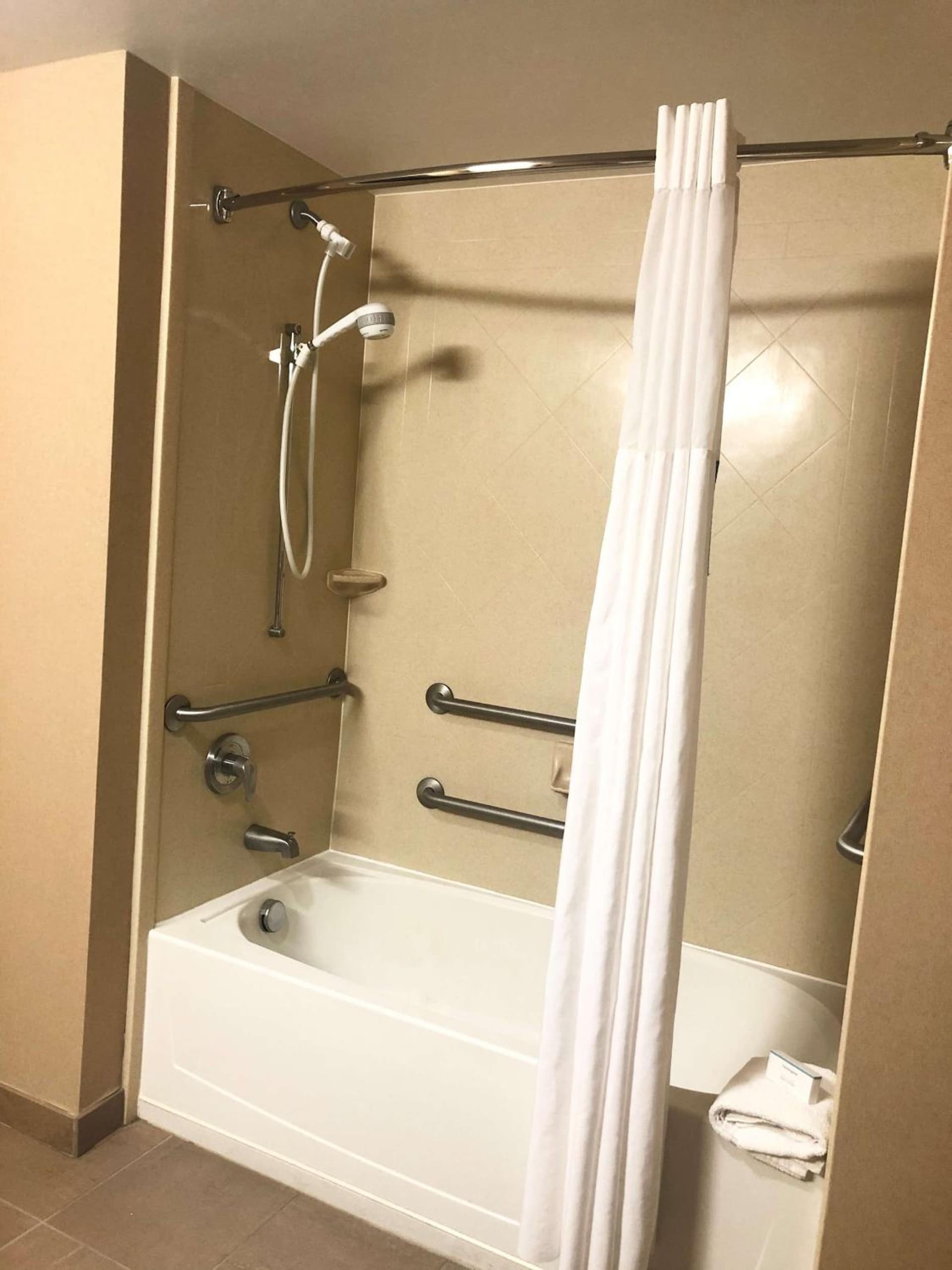 Hampton Inn & Suites Norfolk-Airport gallery photo in Norfolk, VA — image 11