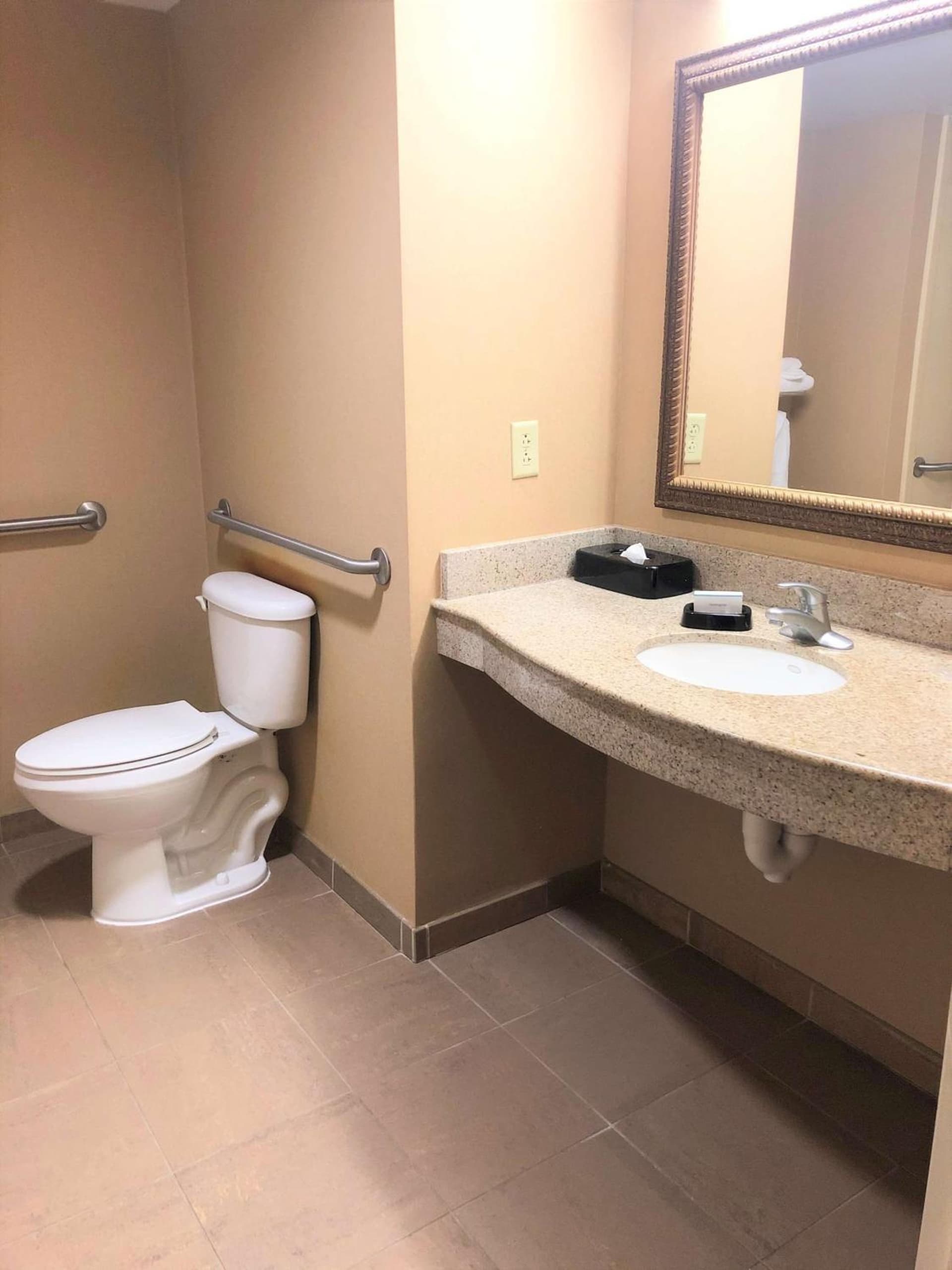 Hampton Inn & Suites Norfolk-Airport gallery photo in Norfolk, VA — image 35