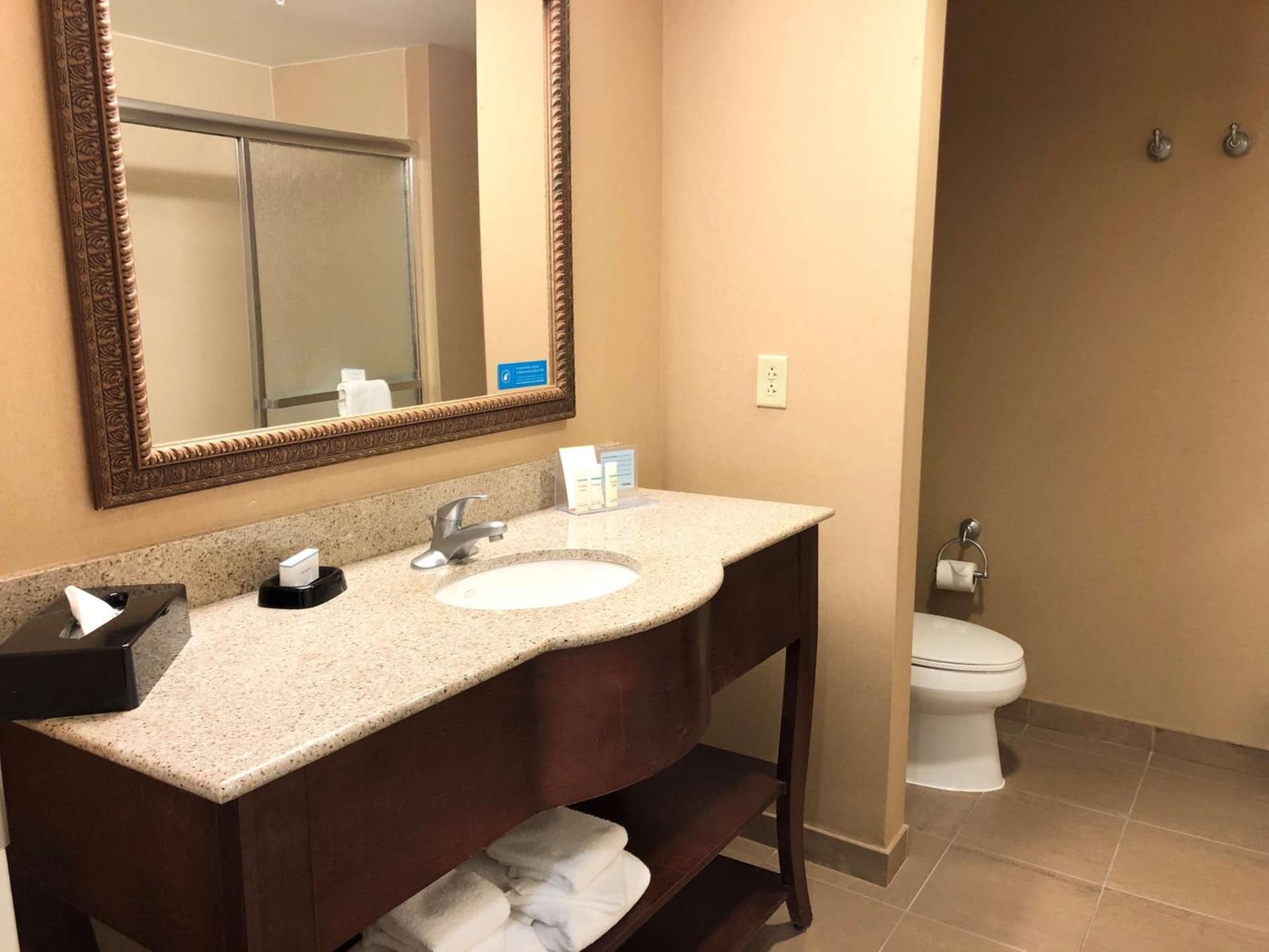 Hampton Inn & Suites Norfolk-Airport gallery photo in Norfolk, VA — image 14