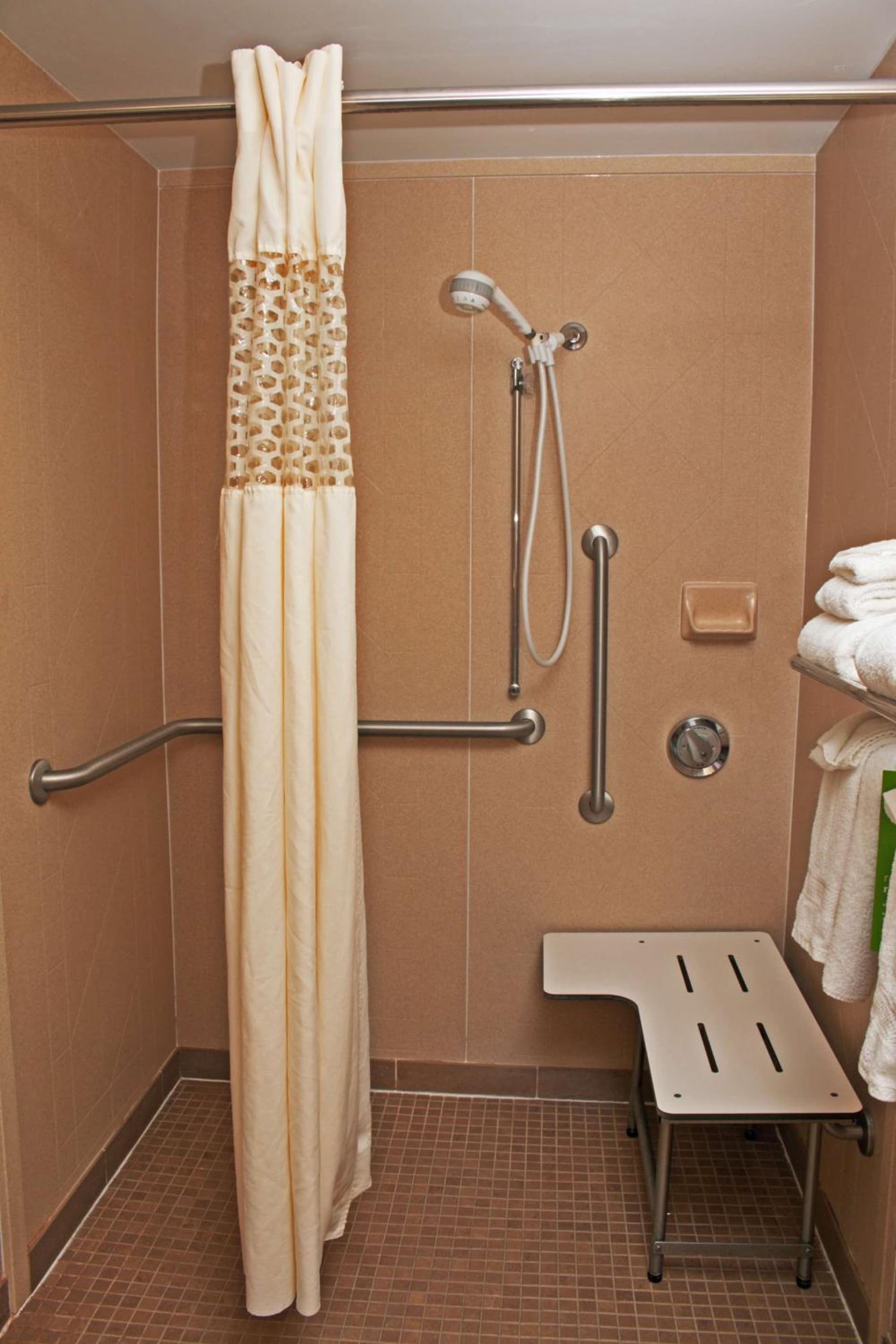 Hampton Inn & Suites Norfolk-Airport gallery photo in Norfolk, VA — image 16