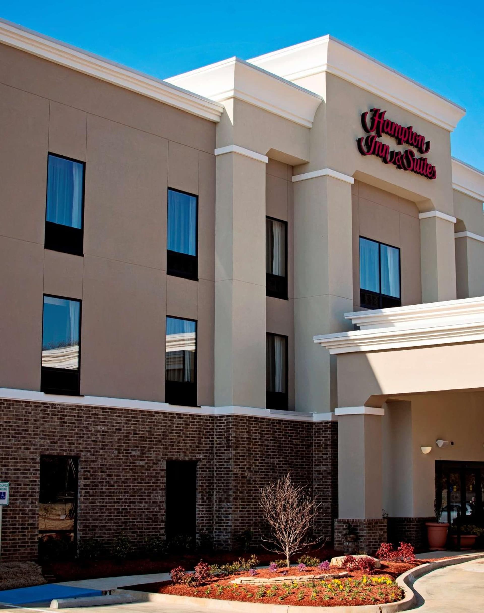 Hampton Inn and Suites Hope property views in Hope, AR — gallery photo 3