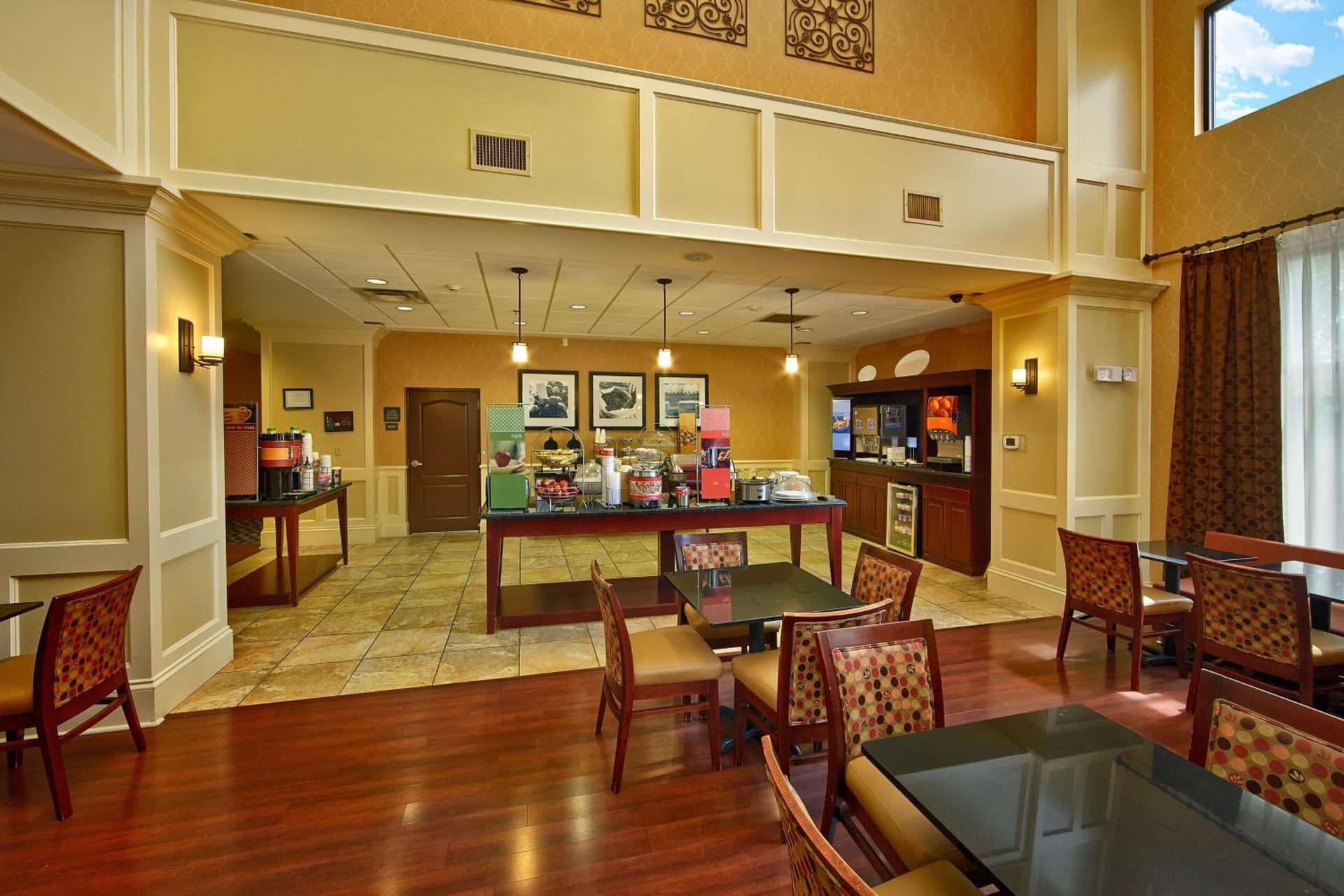 Hampton Inn & Suites Sevierville at Stadium Drive property views in Kodak, TN — gallery photo 3