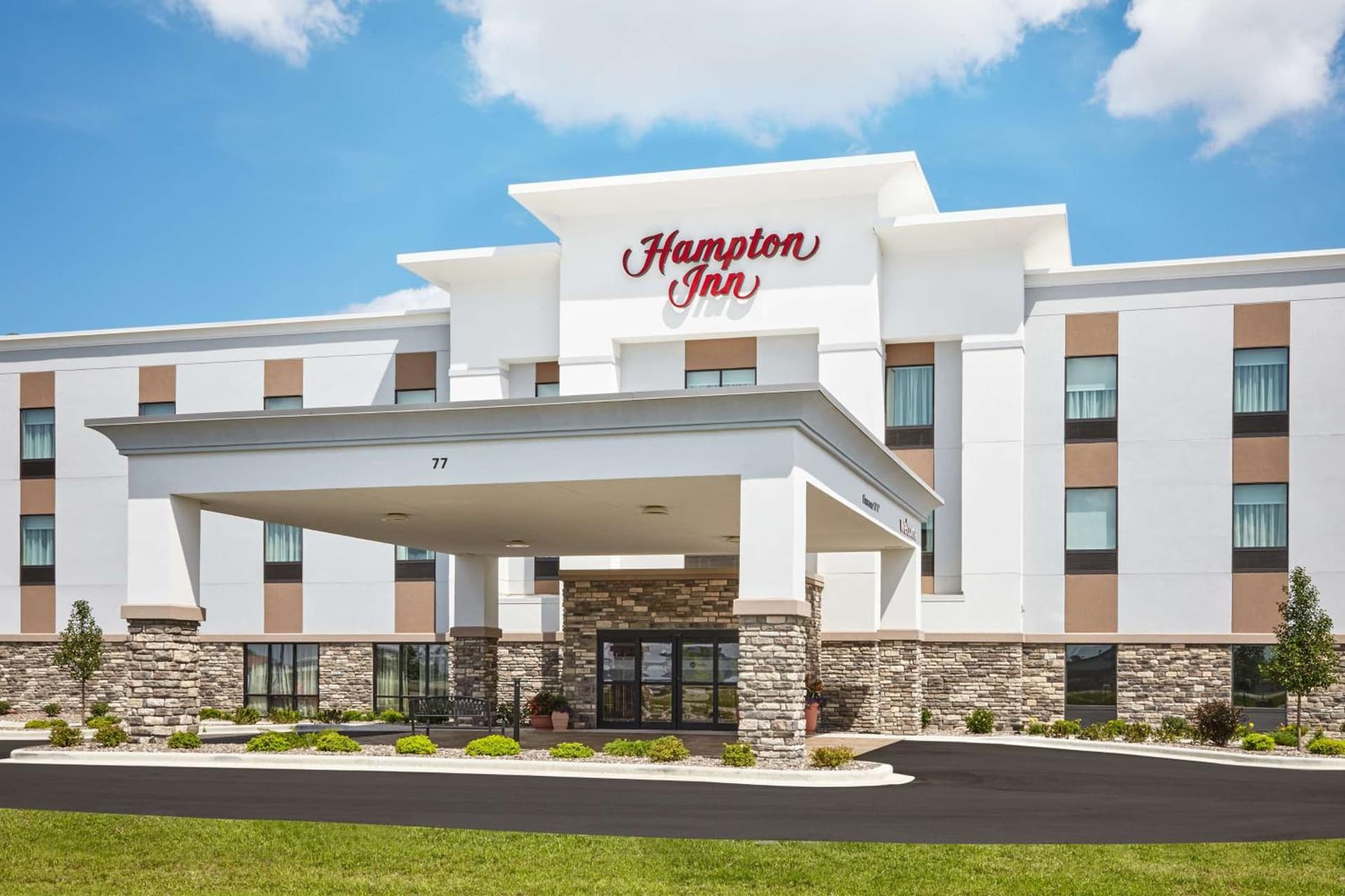 Hampton Inn Fond du Lac interior in Fond du Lac, WI — gallery photo 2