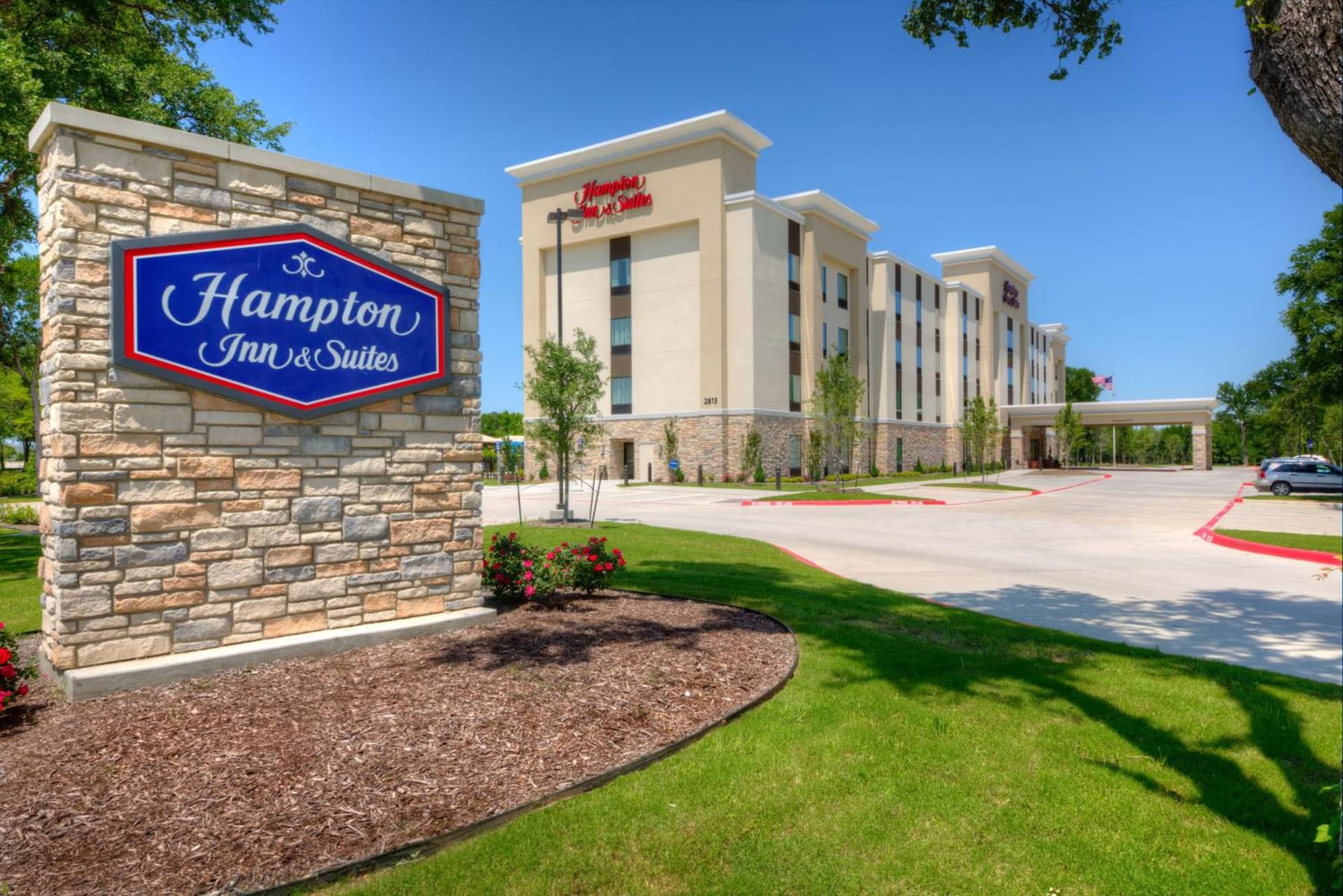 Hampton Inn & Suites Dallas/Plano-East property views in Plano, TX — gallery photo 3