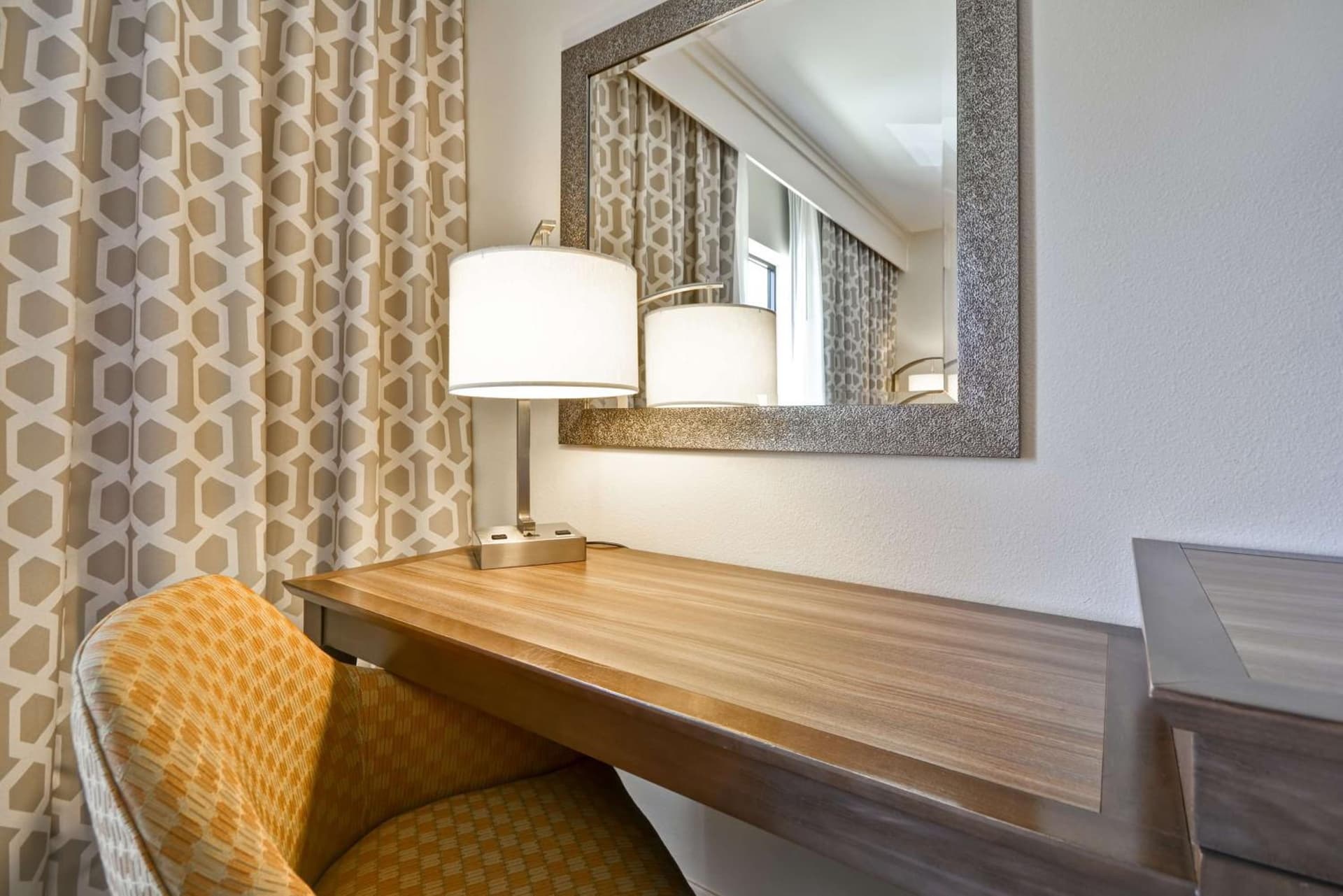 Hampton Inn & Suites Dallas/Plano-East gallery photo in Plano, TX — image 42