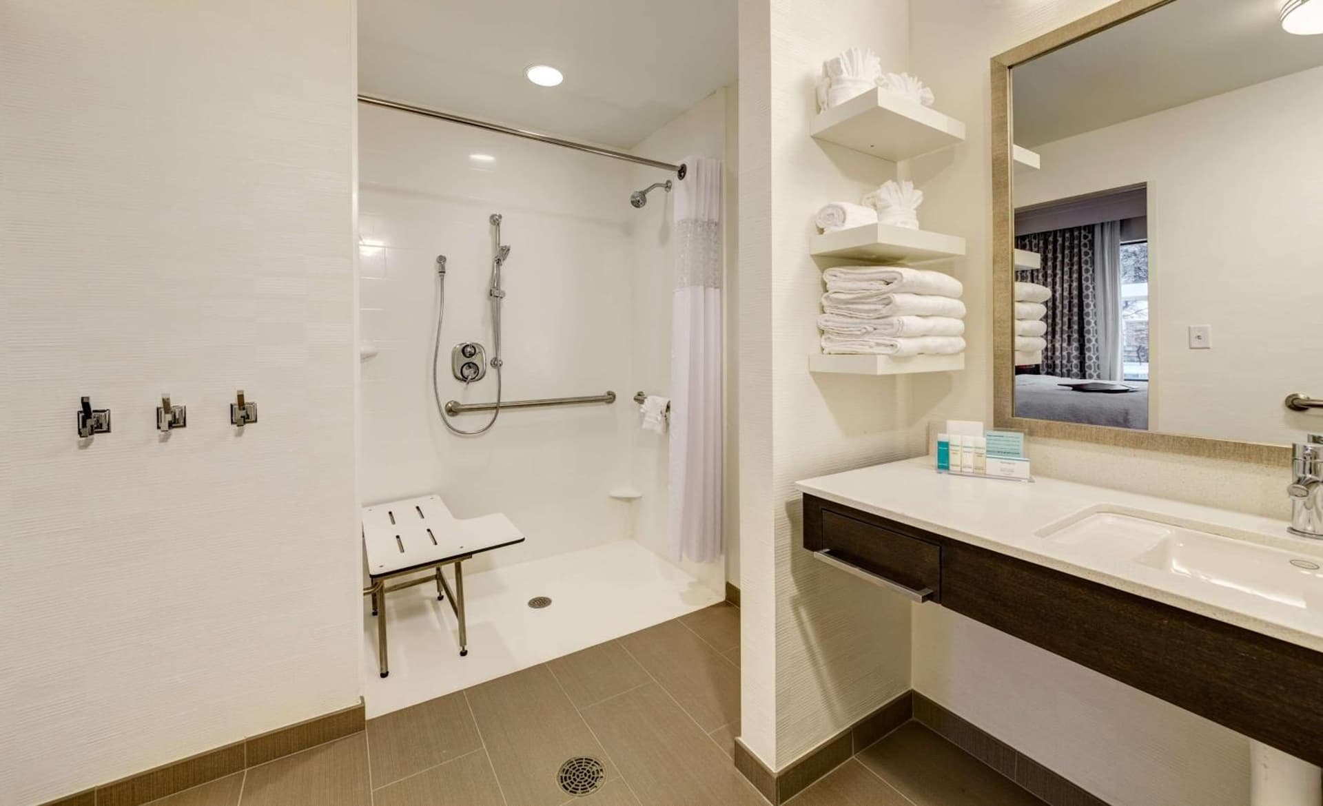 Hampton Inn & Suites Dallas/Plano-East gallery photo in Plano, TX — image 7