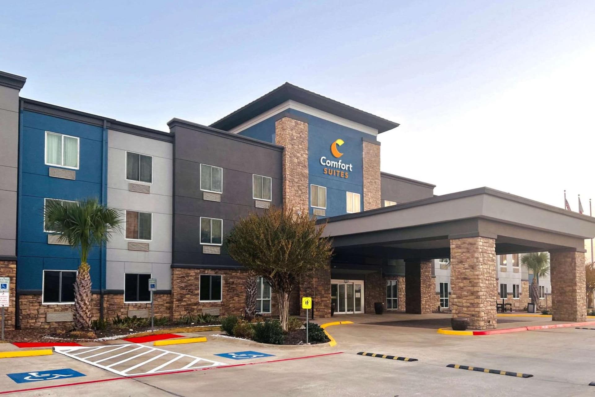 Comfort Suites Seabrook - La Porte - Kemah interior in Seabrook, TX — gallery photo 2