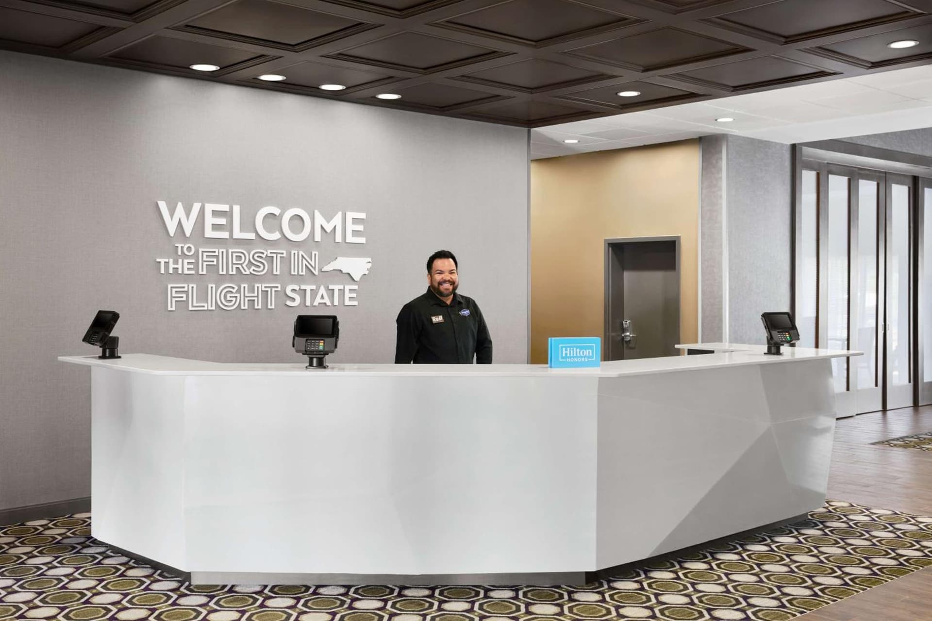 Hampton Inn & Suites Charlotte Steele Creek Road, NC gallery photo in Charlotte, NC — image 8