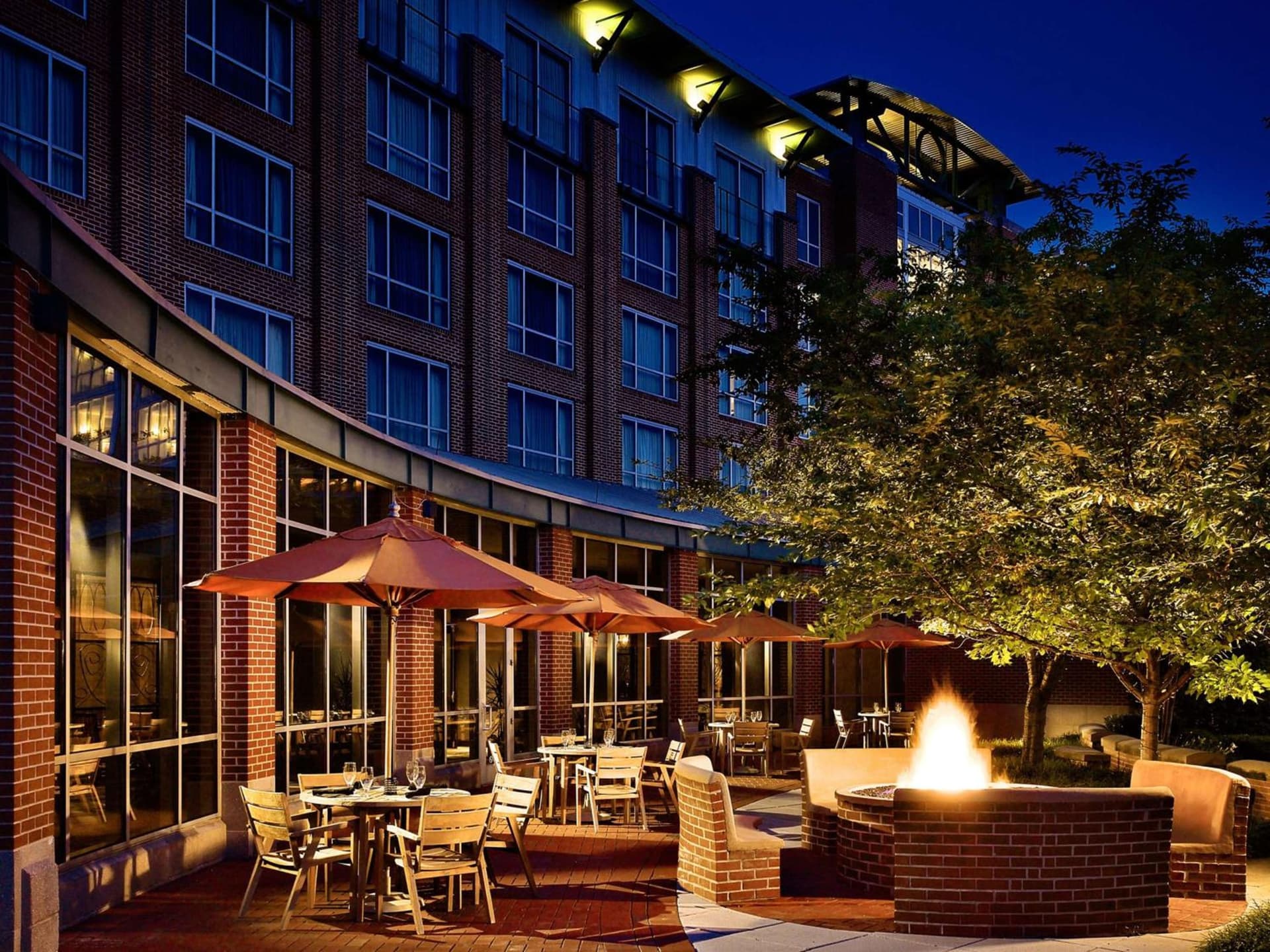 The Chattanoogan Hotel, Curio Collection By Hilton property views in Chattanooga, TN — gallery photo 3