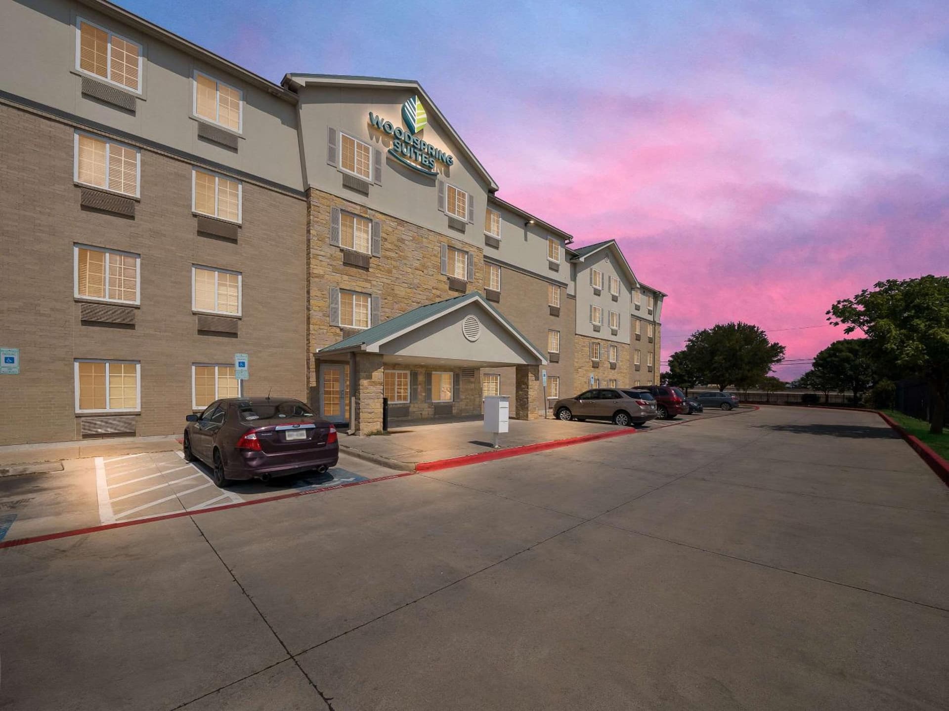 WoodSpring Suites Dallas Rockwall property views in Rockwall, TX — gallery photo 3