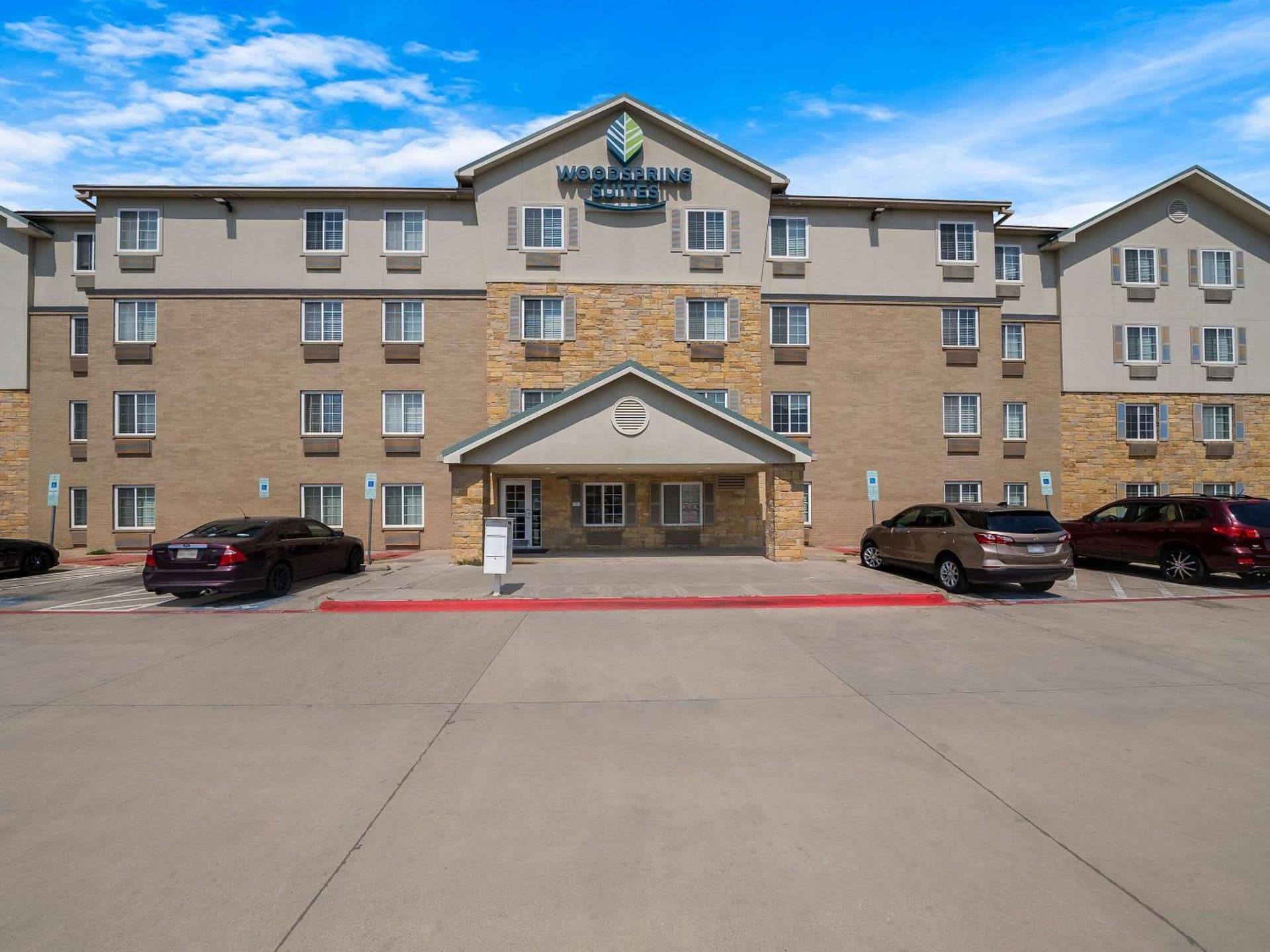 WoodSpring Suites Dallas Rockwall interior in Rockwall, TX — gallery photo 2