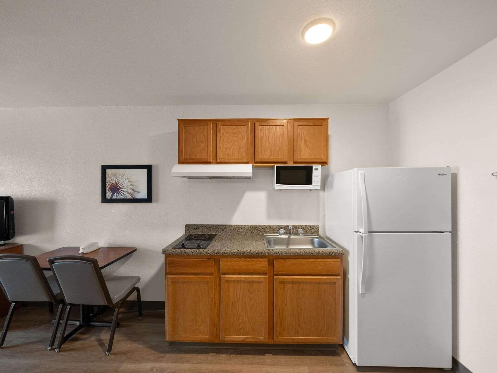 WoodSpring Suites Dallas Rockwall gallery photo in Rockwall, TX — image 4