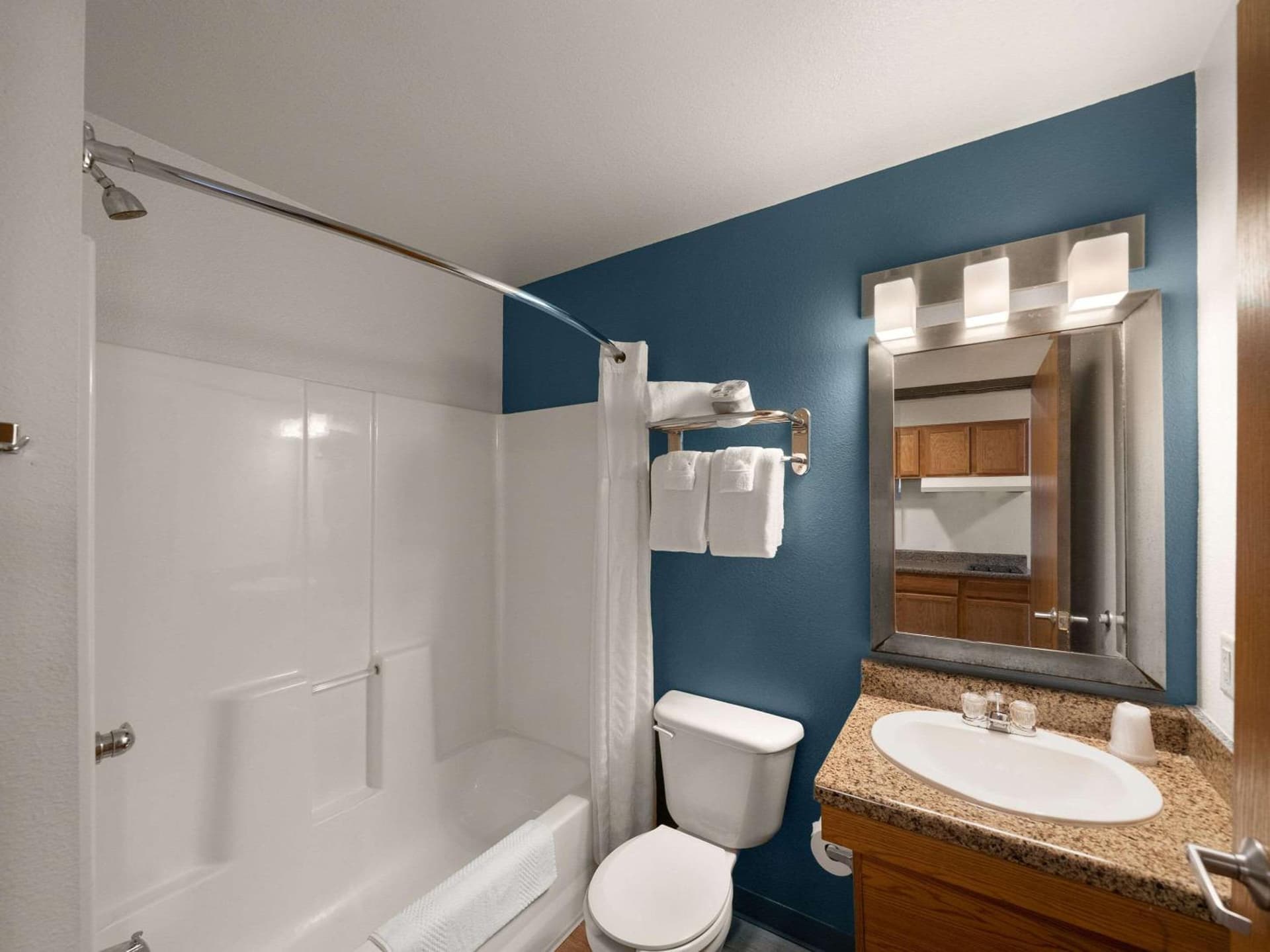 WoodSpring Suites Dallas Rockwall gallery photo in Rockwall, TX — image 6