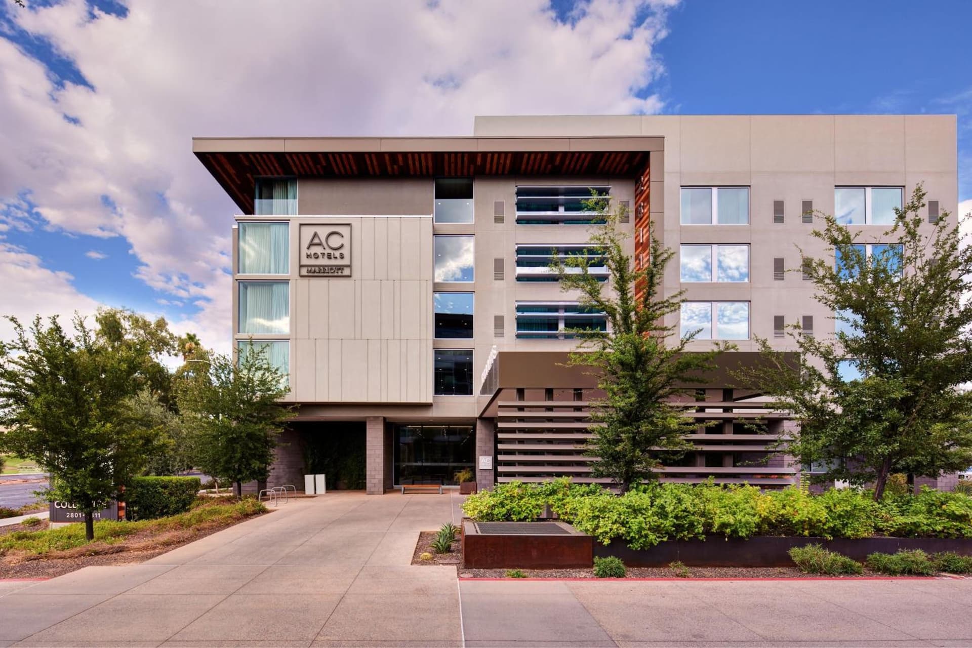 AC Hotel Phoenix Biltmore — hotel in Phoenix, Arizona