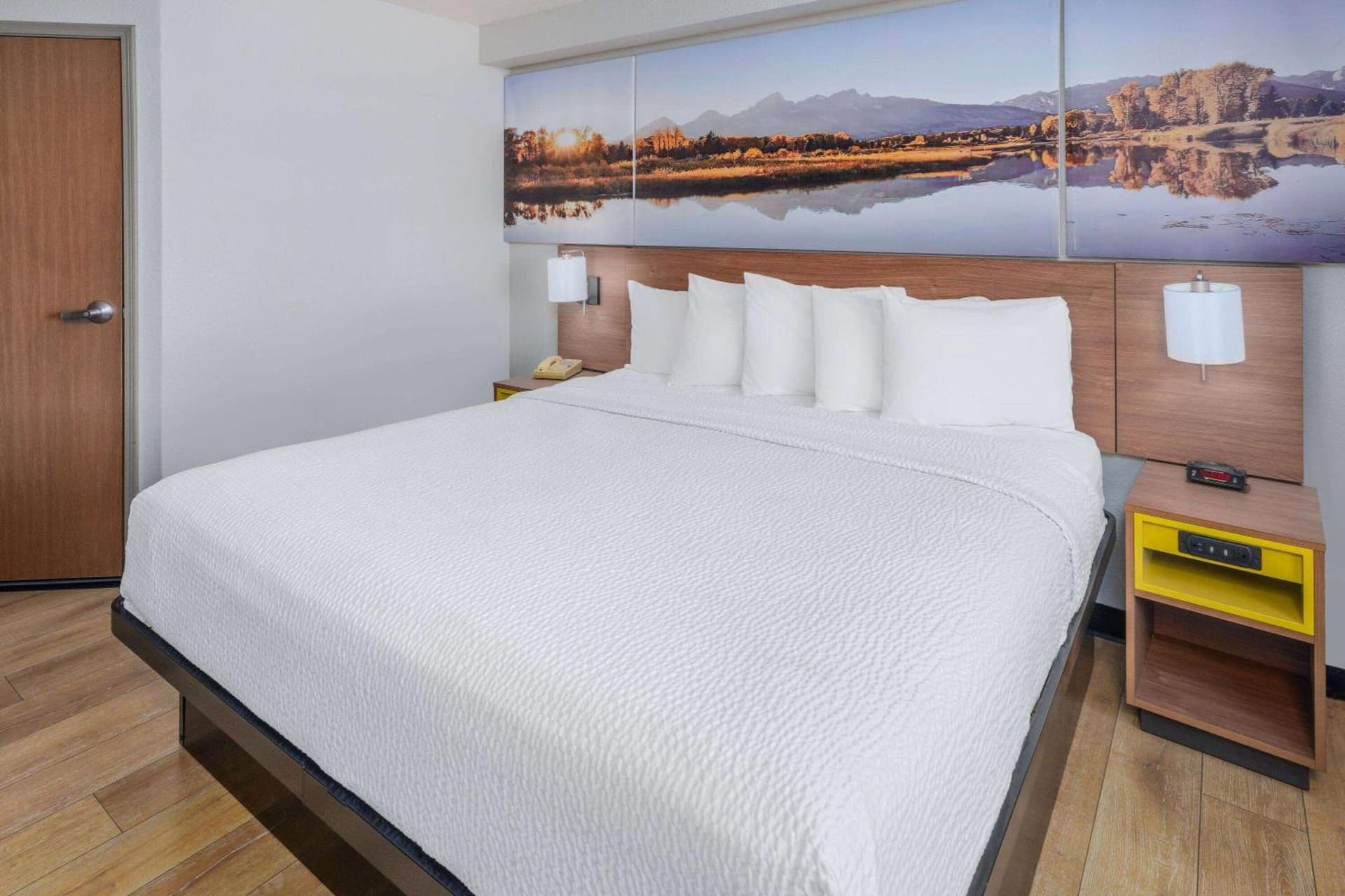 Days Inn & Suites by Wyndham Greeley gallery photo in Greeley, CO — image 17