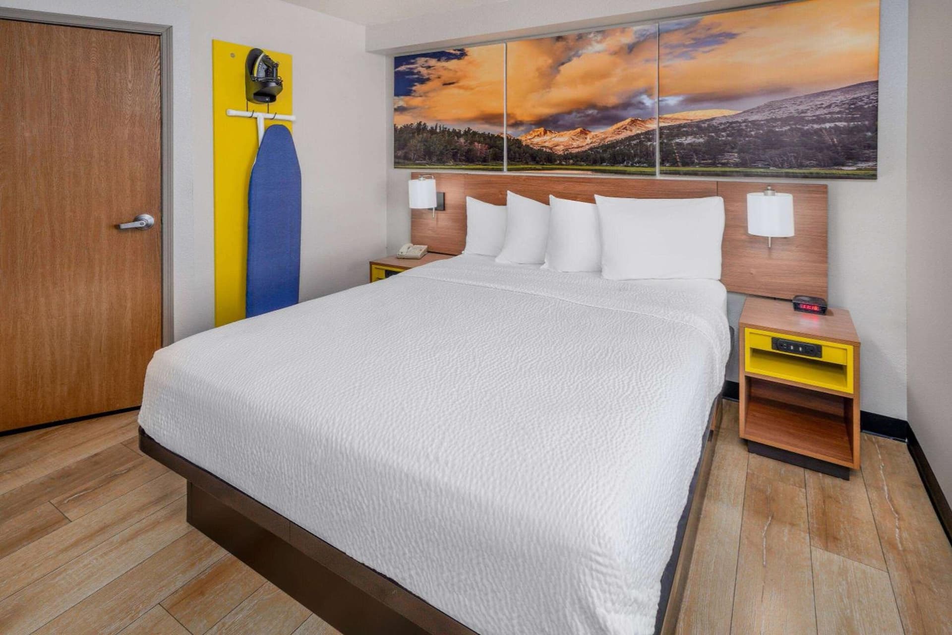 Days Inn & Suites by Wyndham Greeley gallery photo in Greeley, CO — image 31