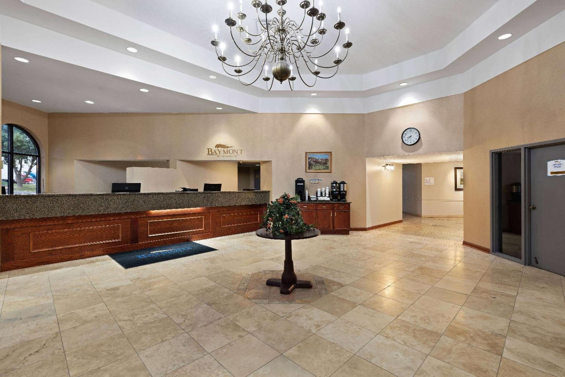 Baymont by Wyndham Shakopee property views in Shakopee, MN — gallery photo 3