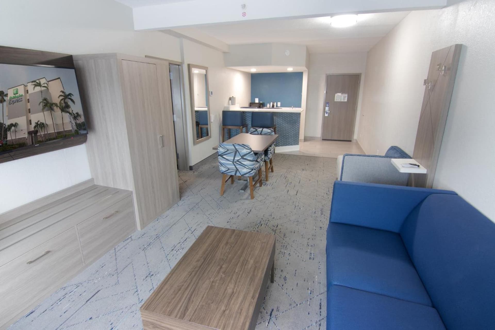 Holiday Inn Express and Suites Fort Lauderdale Airport West by IHG gallery photo in Davie, FL — image 6