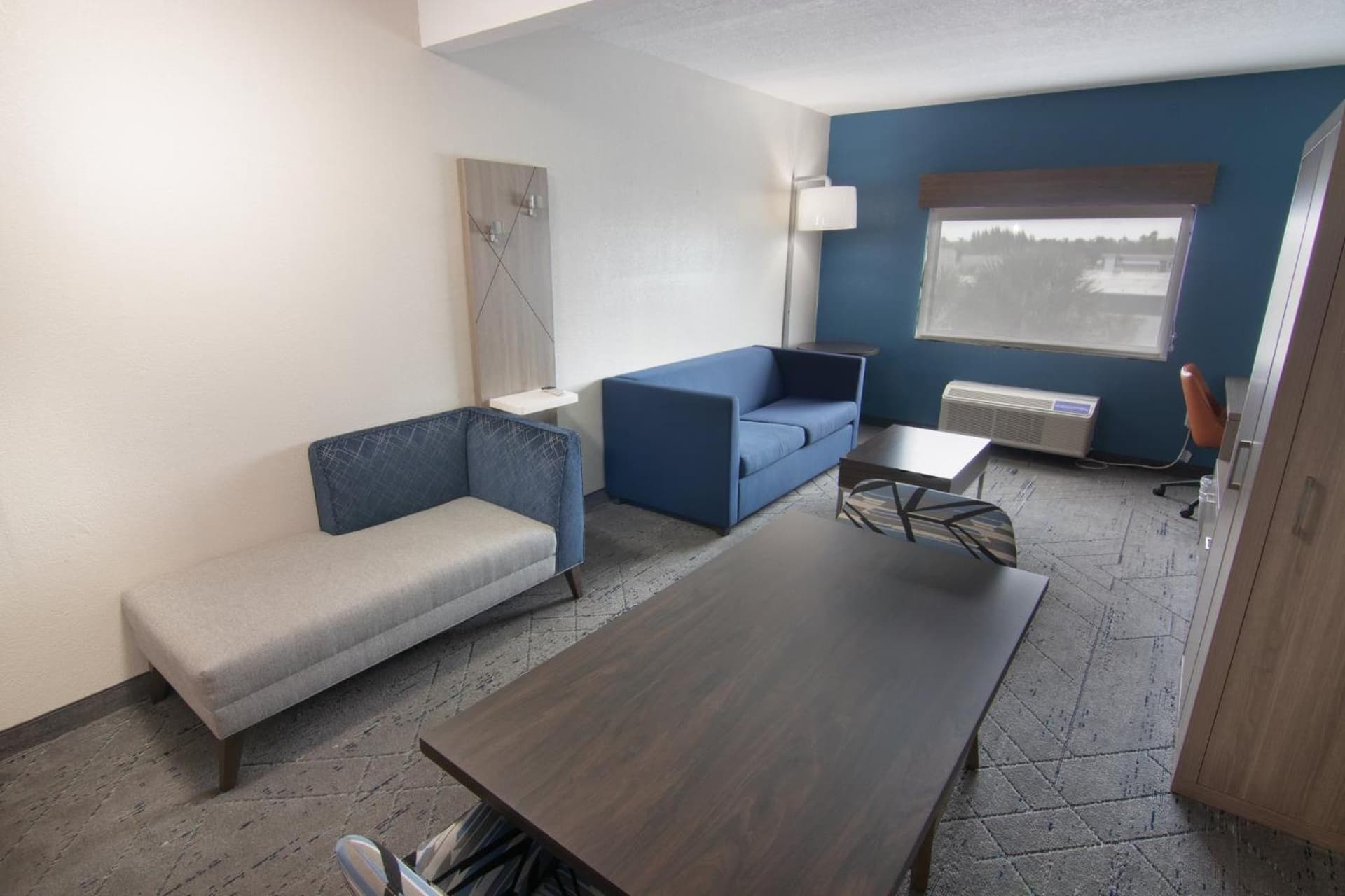 Holiday Inn Express and Suites Fort Lauderdale Airport West by IHG gallery photo in Davie, FL — image 22