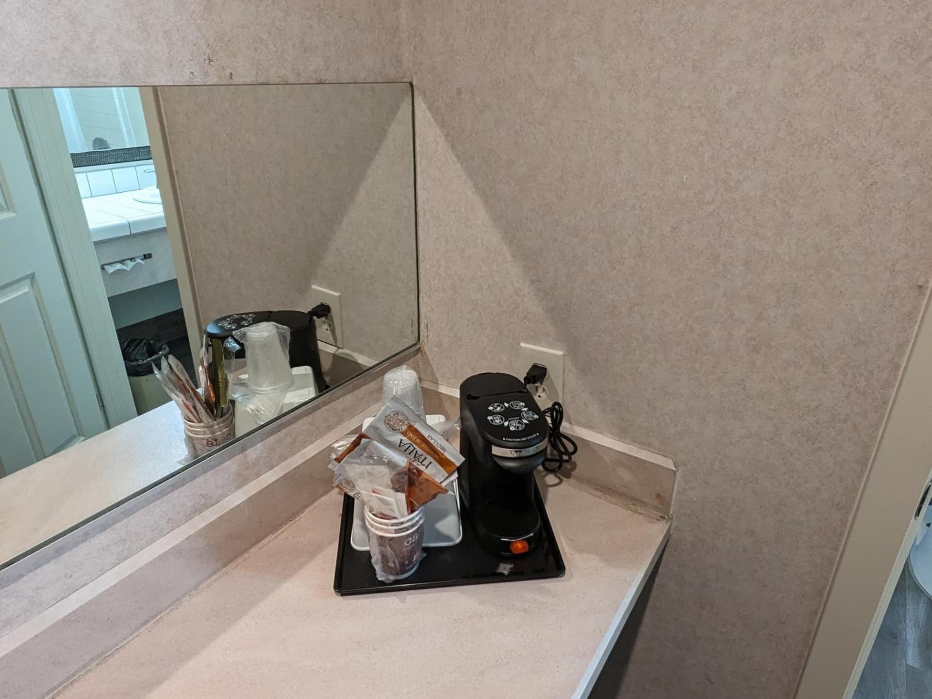 Valley Inn interior in Mission Hills, CA — gallery photo 2