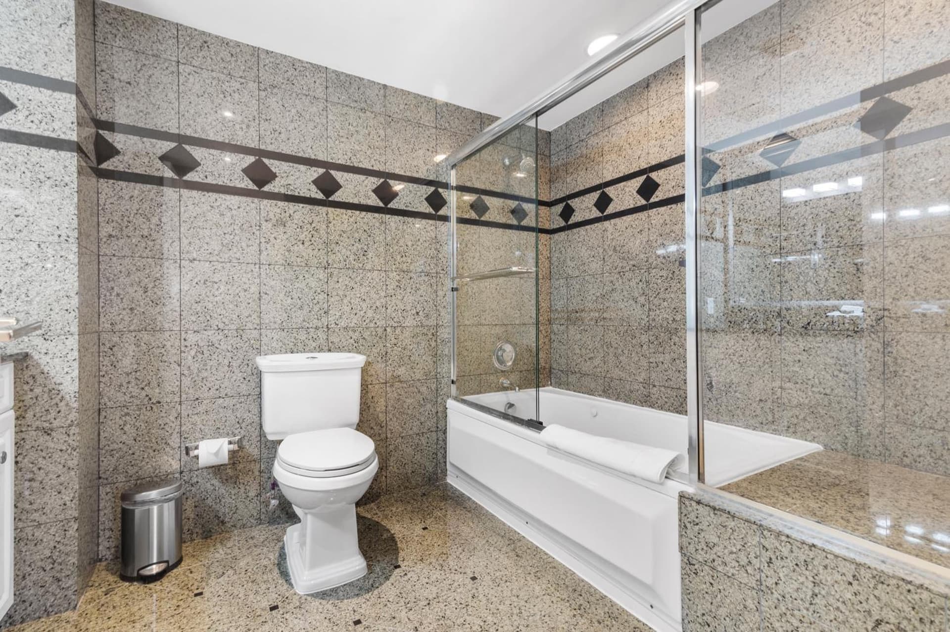 Fortune House Hotel Suites gallery photo in Miami, FL — image 78