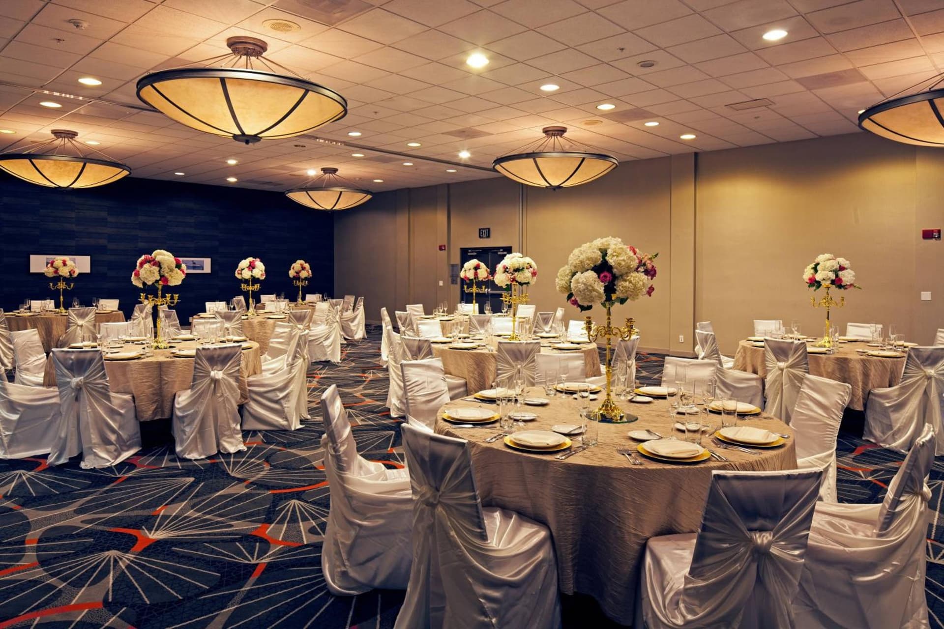 Courtyard by Marriott San Diego Mission Valley/Hotel Circle gallery photo in San Diego, CA — image 4