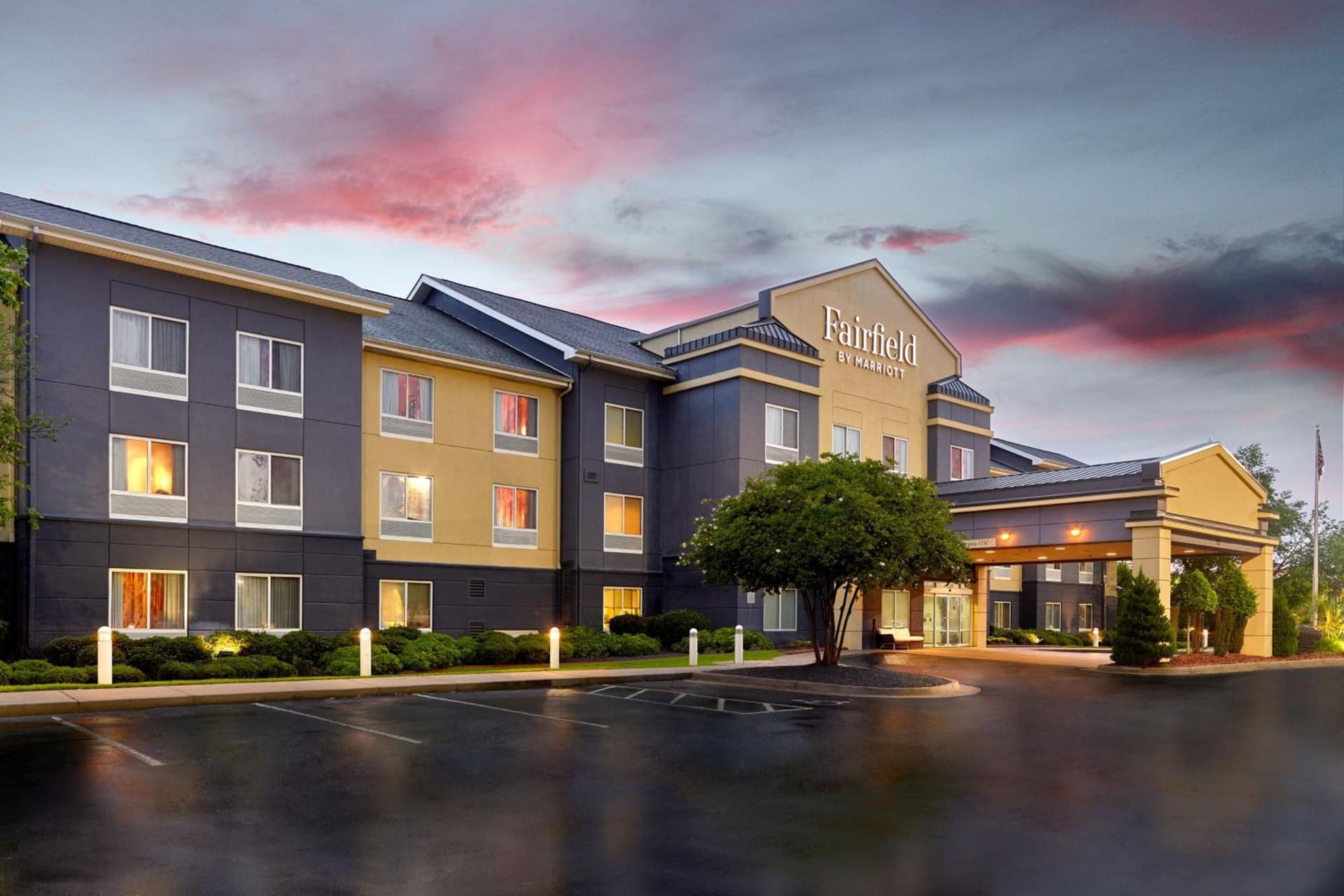 Fairfield Inn & Suites by Marriott Warner Robins exterior or lobby in Warner Robins, GA — main listing photo