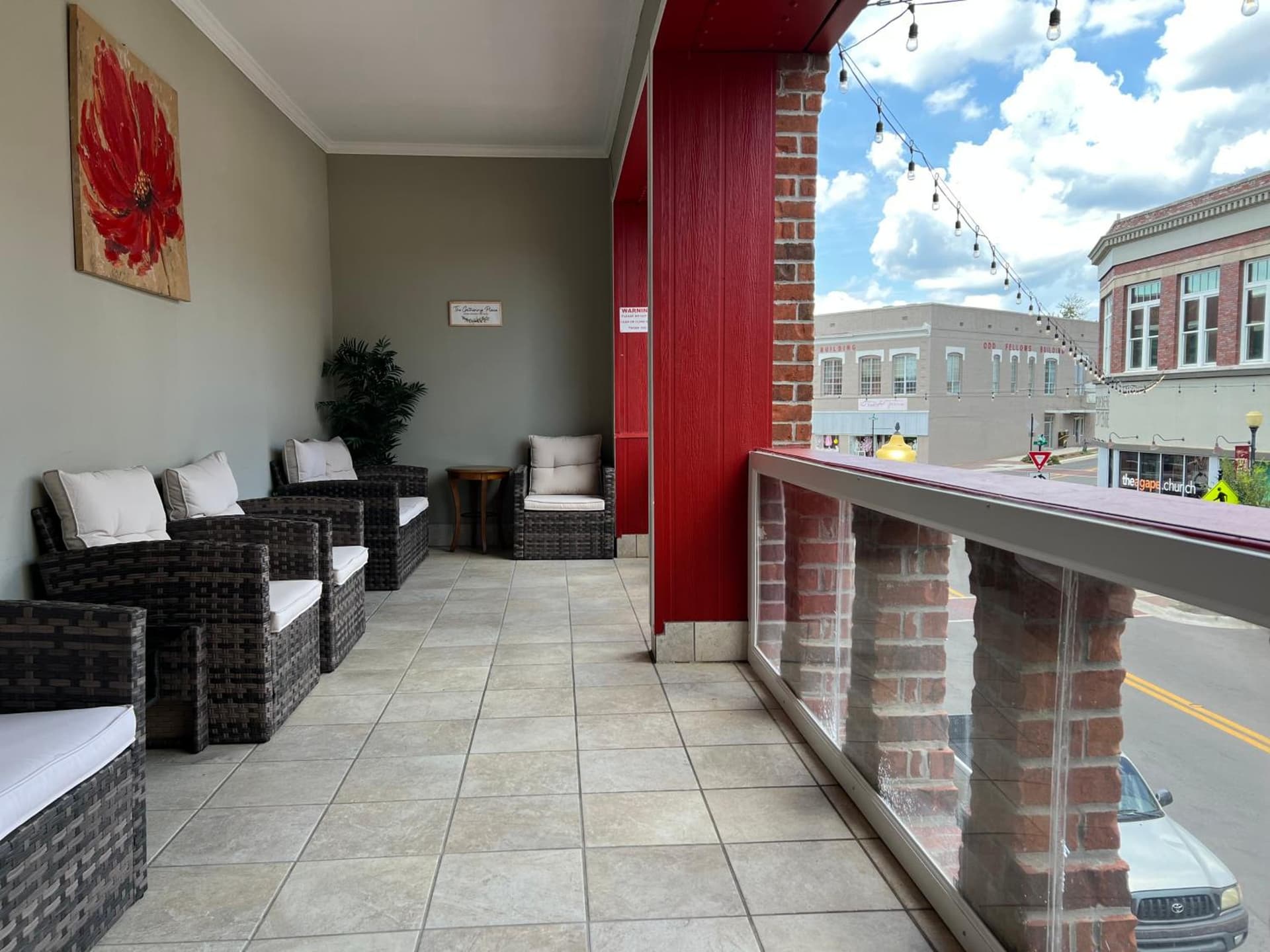 Hotel Pinehurst interior in Laurel, MS — gallery photo 2