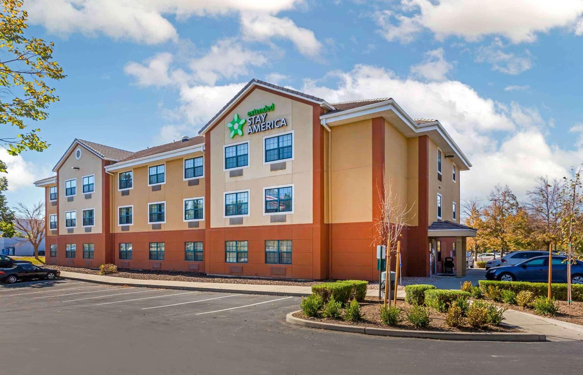 Extended Stay America Select Suites - Salt Lake City - Sandy featured exterior or lobby in Sandy, UT — similar hotel