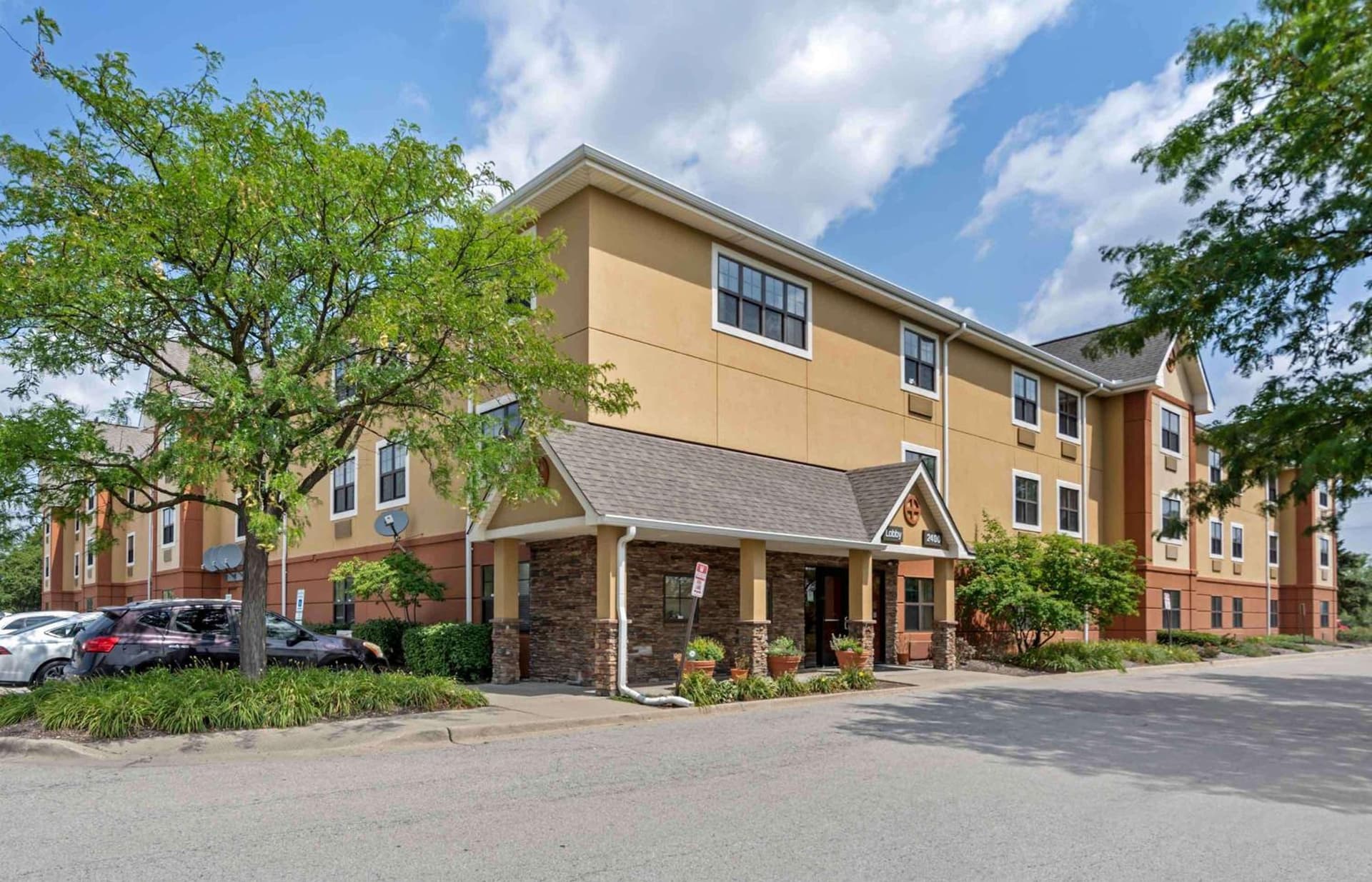 Extended Stay America Select Suites - Chicago - Rolling Meadows featured exterior or lobby in Rolling Meadows, IL — similar hotel