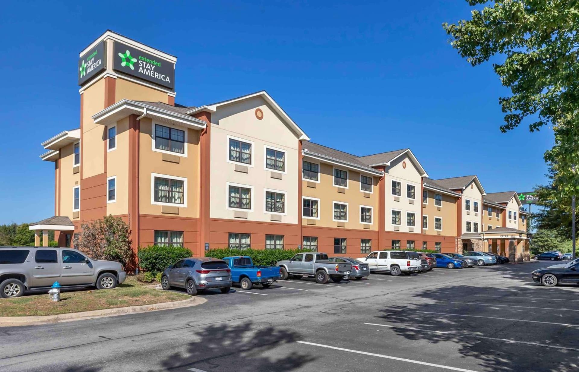 Extended Stay America Select Suites - Fayetteville - Springdale featured exterior or lobby in Springdale, AR — similar hotel