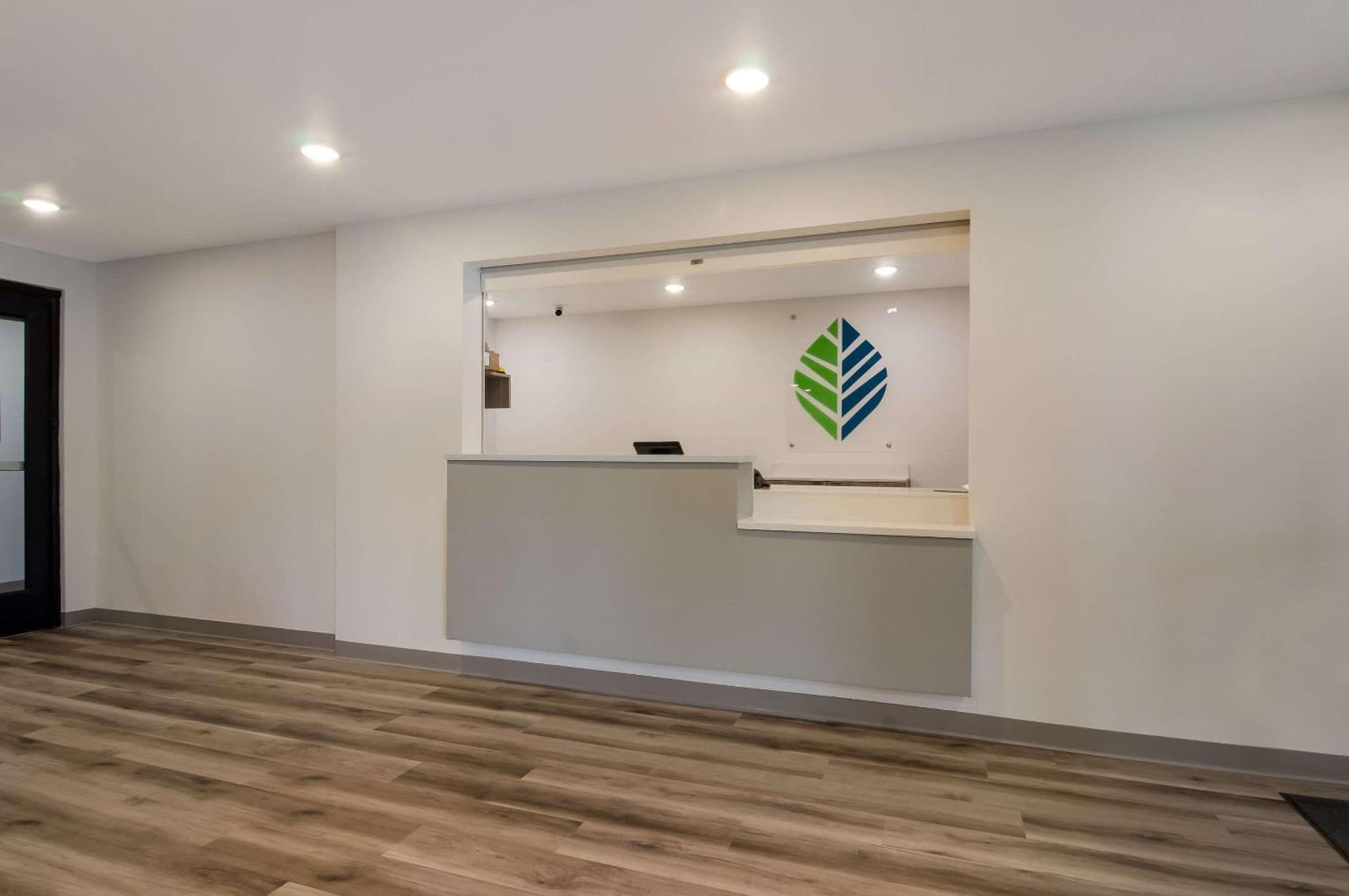 WoodSpring Suites Olympia - Lacey gallery photo in Olympia, WA — image 7