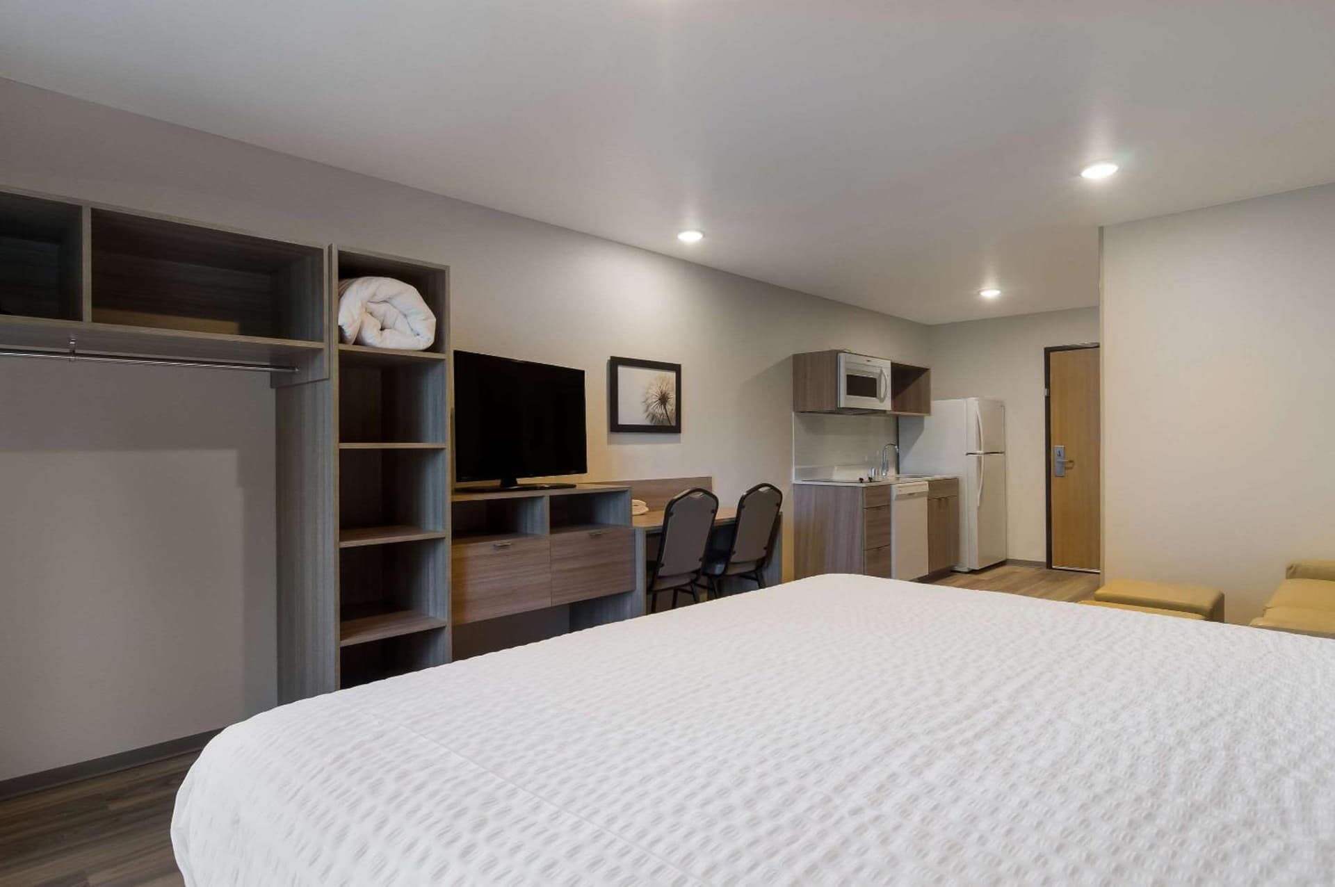 WoodSpring Suites Olympia - Lacey gallery photo in Olympia, WA — image 11
