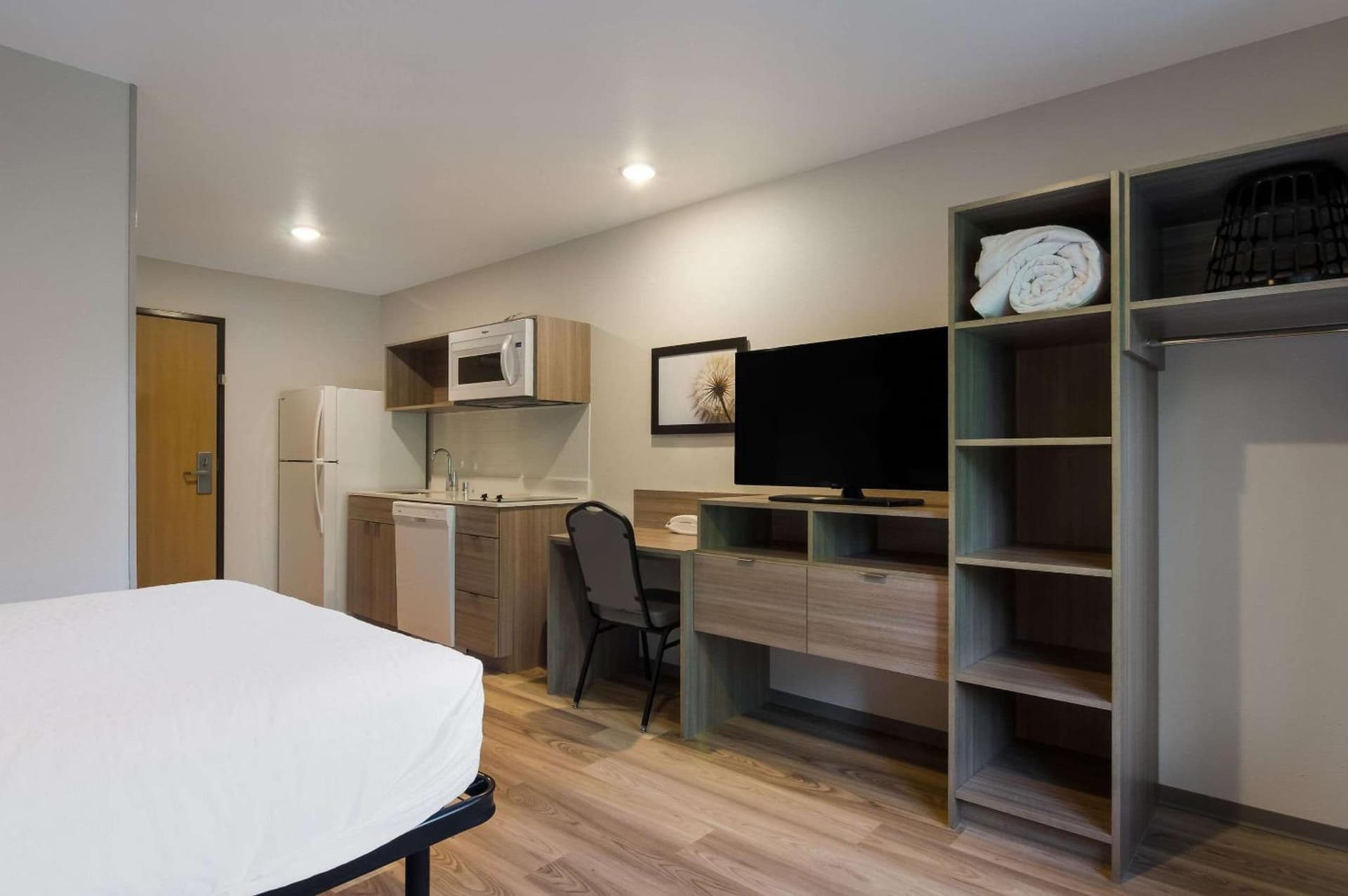 WoodSpring Suites Olympia - Lacey gallery photo in Olympia, WA — image 15