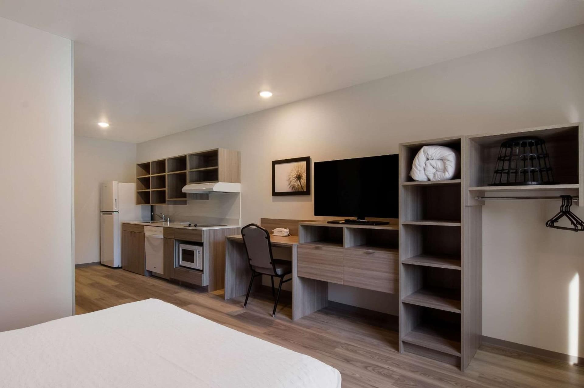 WoodSpring Suites Olympia - Lacey gallery photo in Olympia, WA — image 19