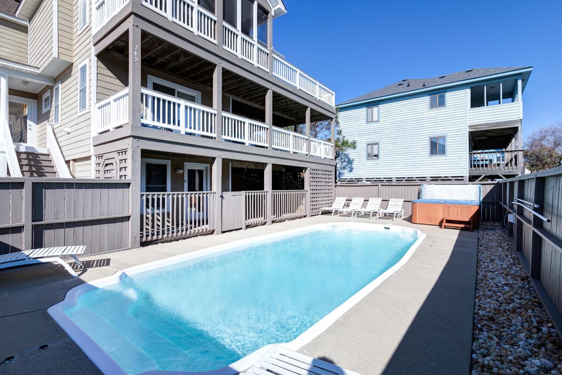1722 - Starfish Haven by Resort Realty interior in Corolla — gallery photo 2