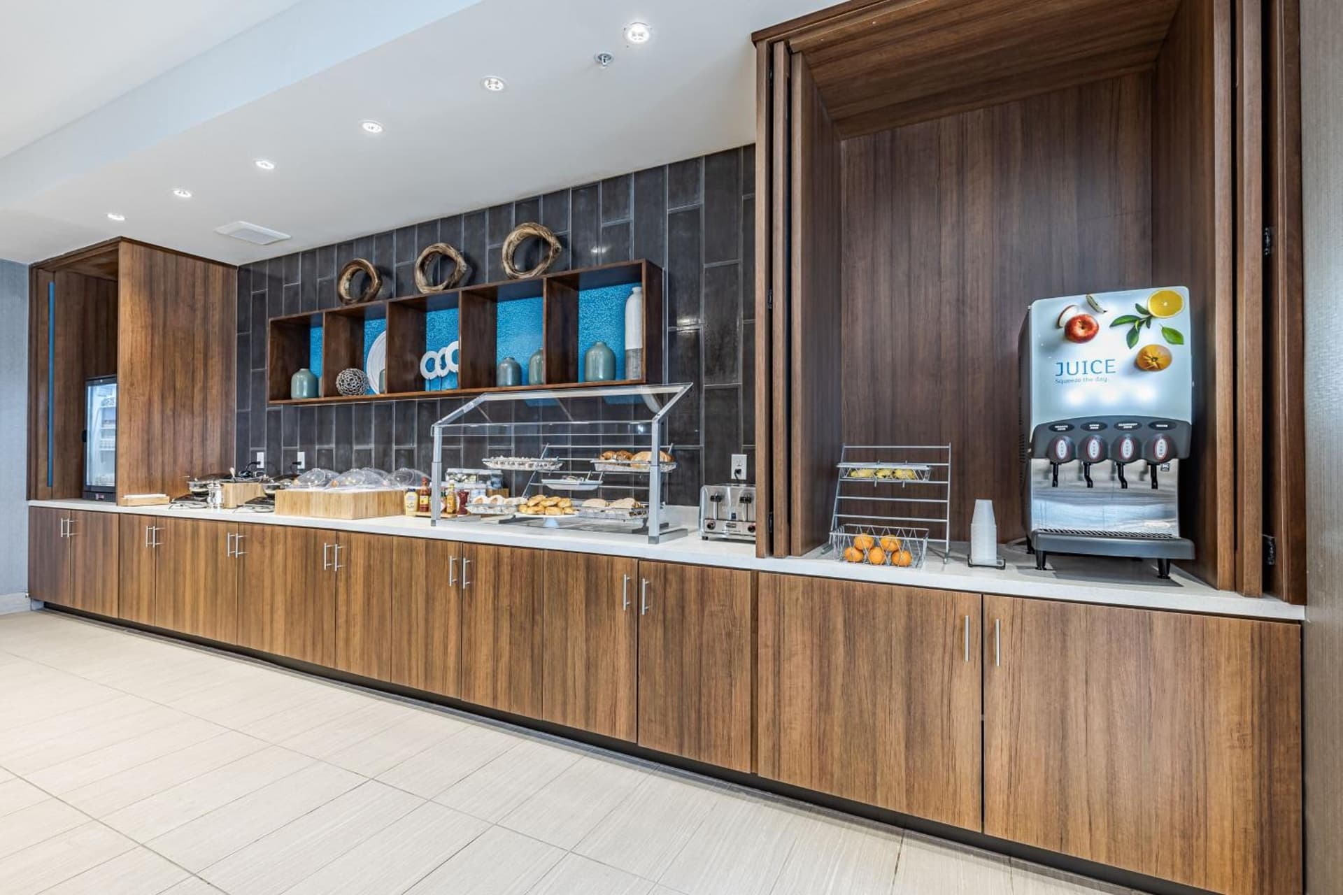 SpringHill Suites by Marriott Detroit Sterling Heights interior in Sterling Heights, MI — gallery photo 2