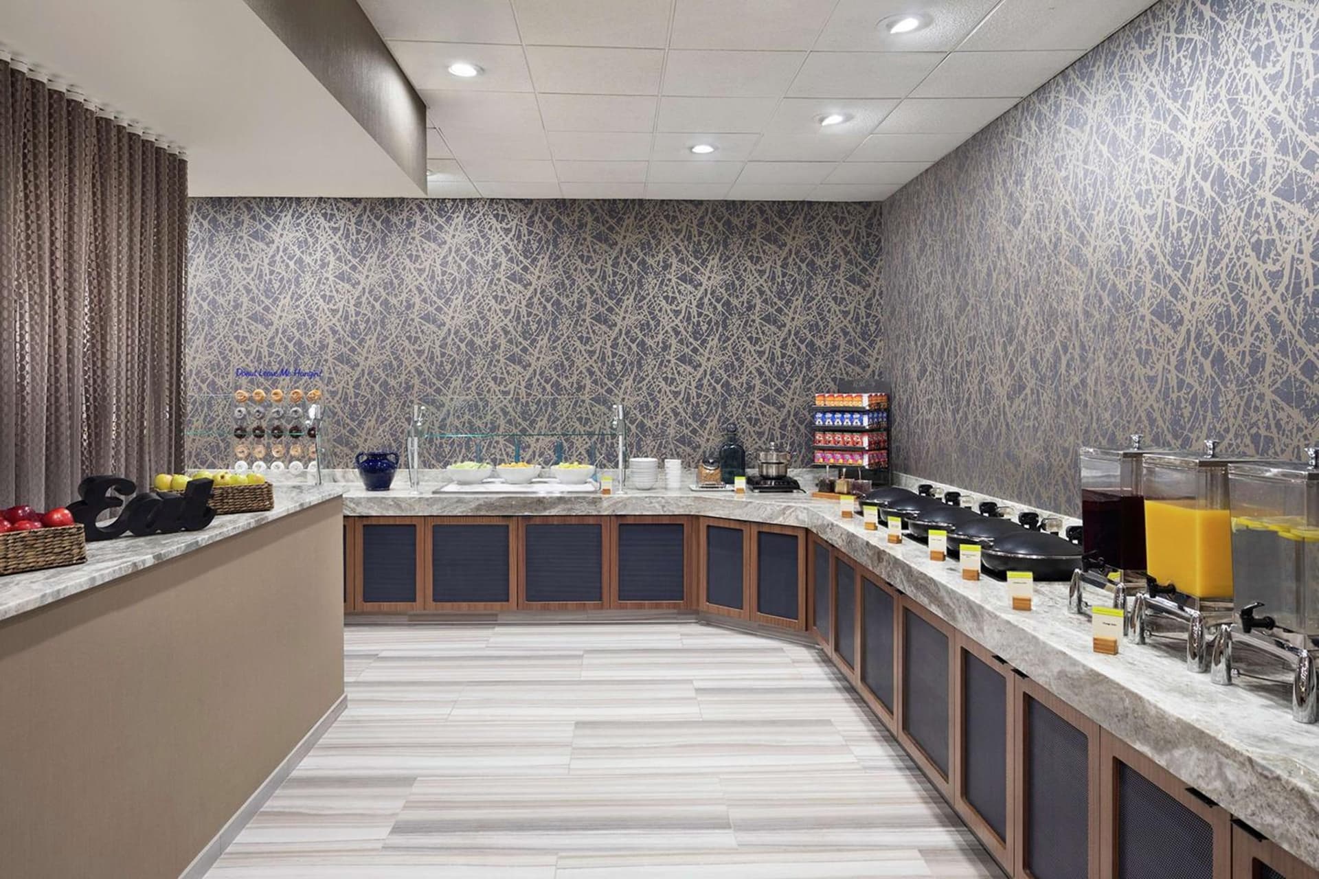 DoubleTree by Hilton Hotel Newark Airport gallery photo in Newark, NJ — image 58