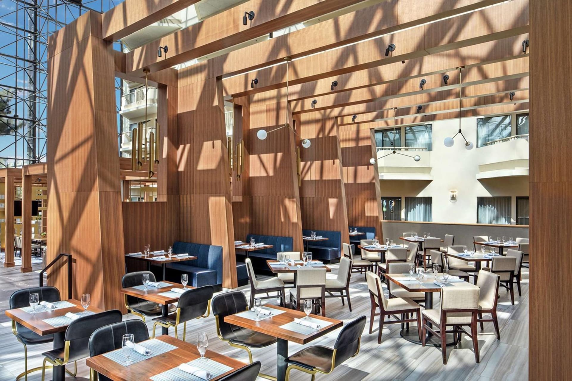 DoubleTree by Hilton Hotel Newark Airport gallery photo in Newark, NJ — image 4