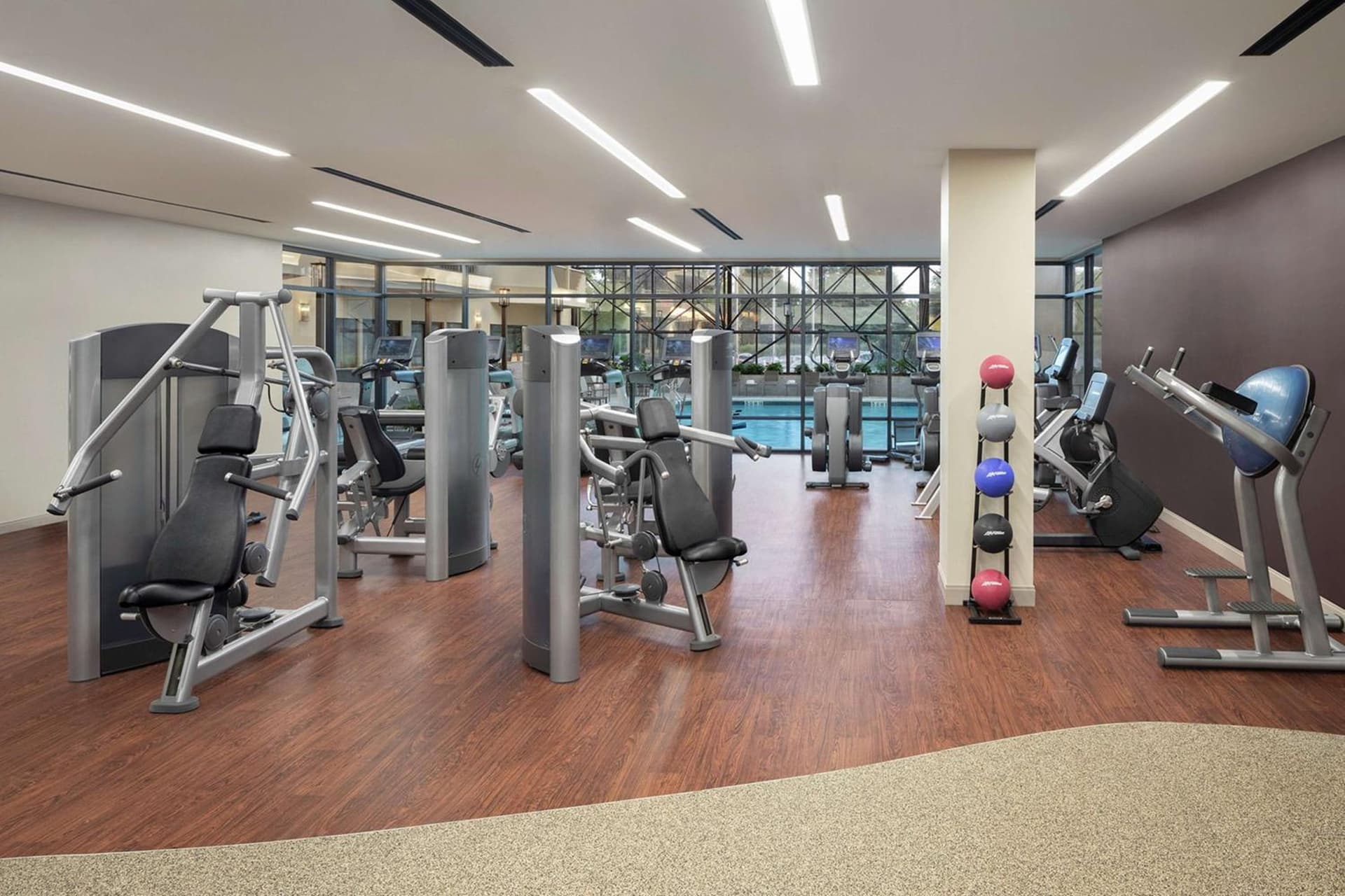DoubleTree by Hilton Hotel Newark Airport gallery photo in Newark, NJ — image 74