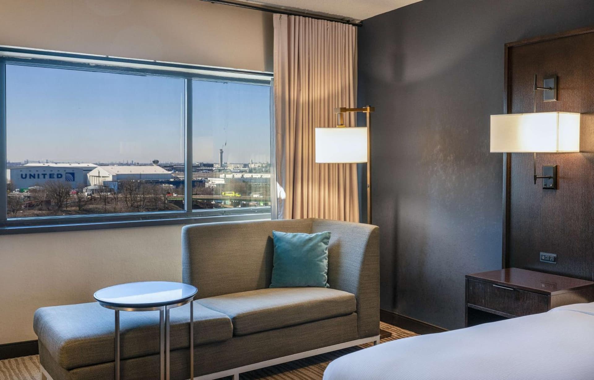 DoubleTree by Hilton Hotel Newark Airport gallery photo in Newark, NJ — image 28