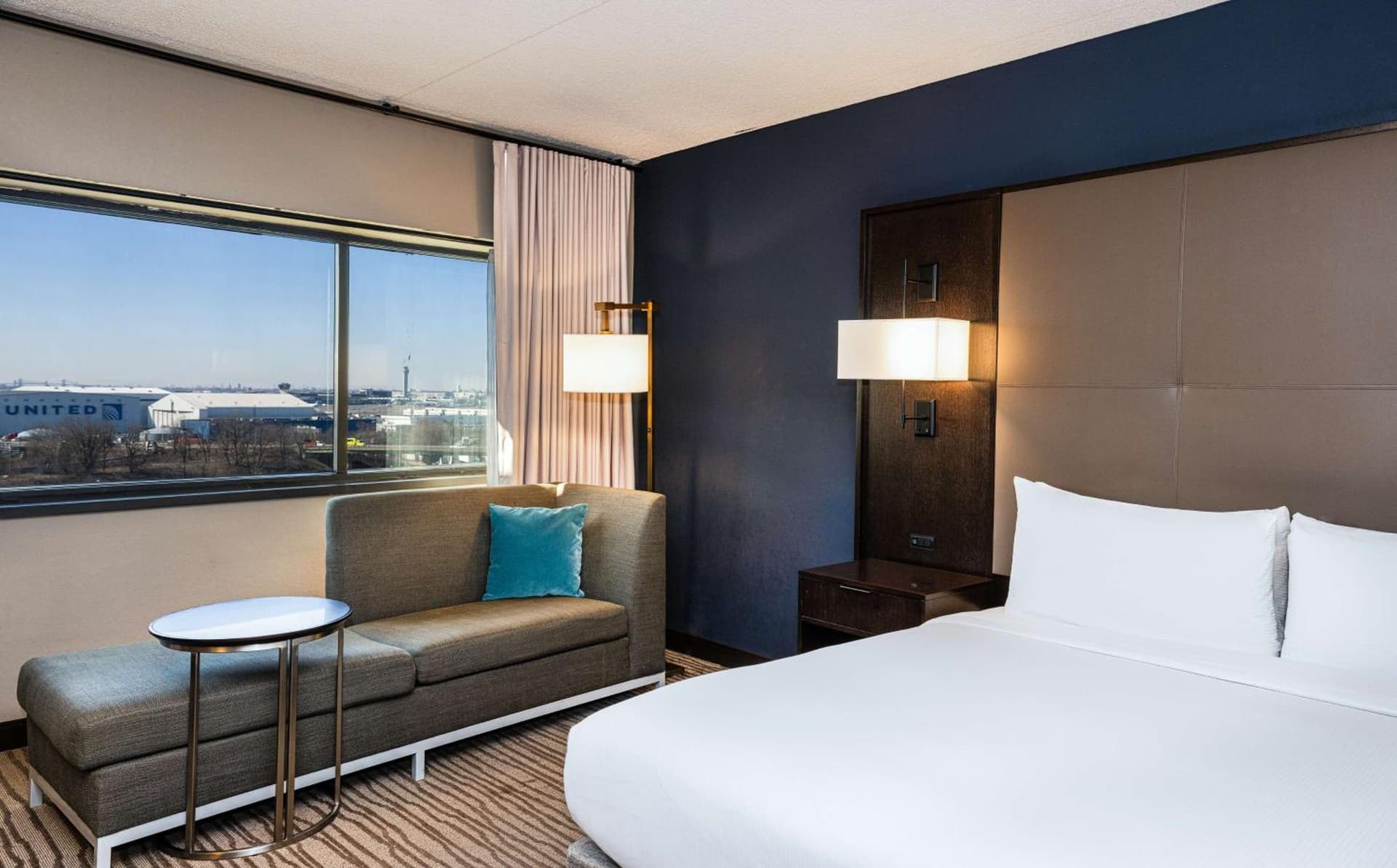 DoubleTree by Hilton Hotel Newark Airport gallery photo in Newark, NJ — image 55