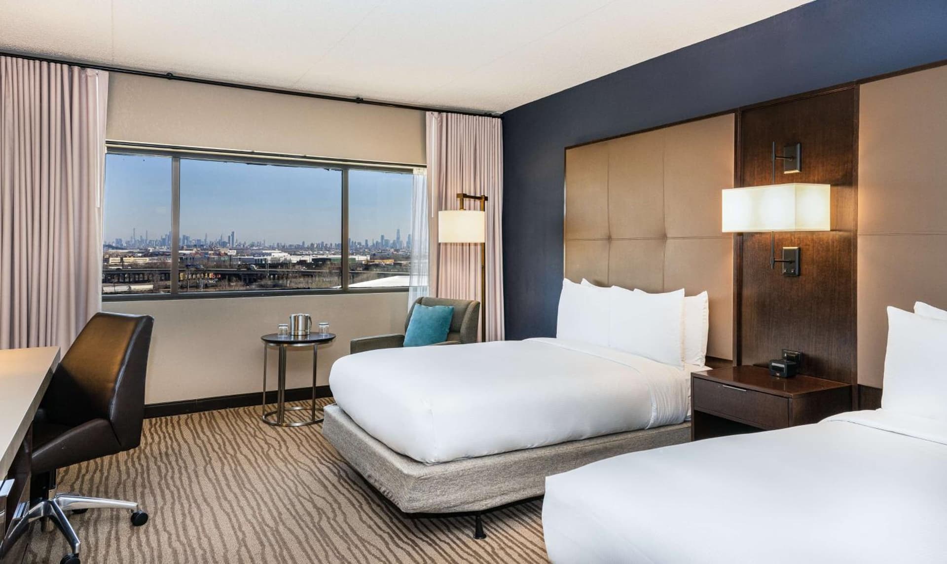 DoubleTree by Hilton Hotel Newark Airport gallery photo in Newark, NJ — image 6