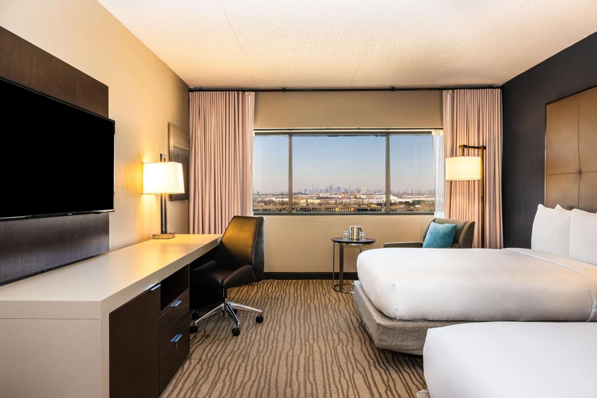 DoubleTree by Hilton Hotel Newark Airport gallery photo in Newark, NJ — image 62