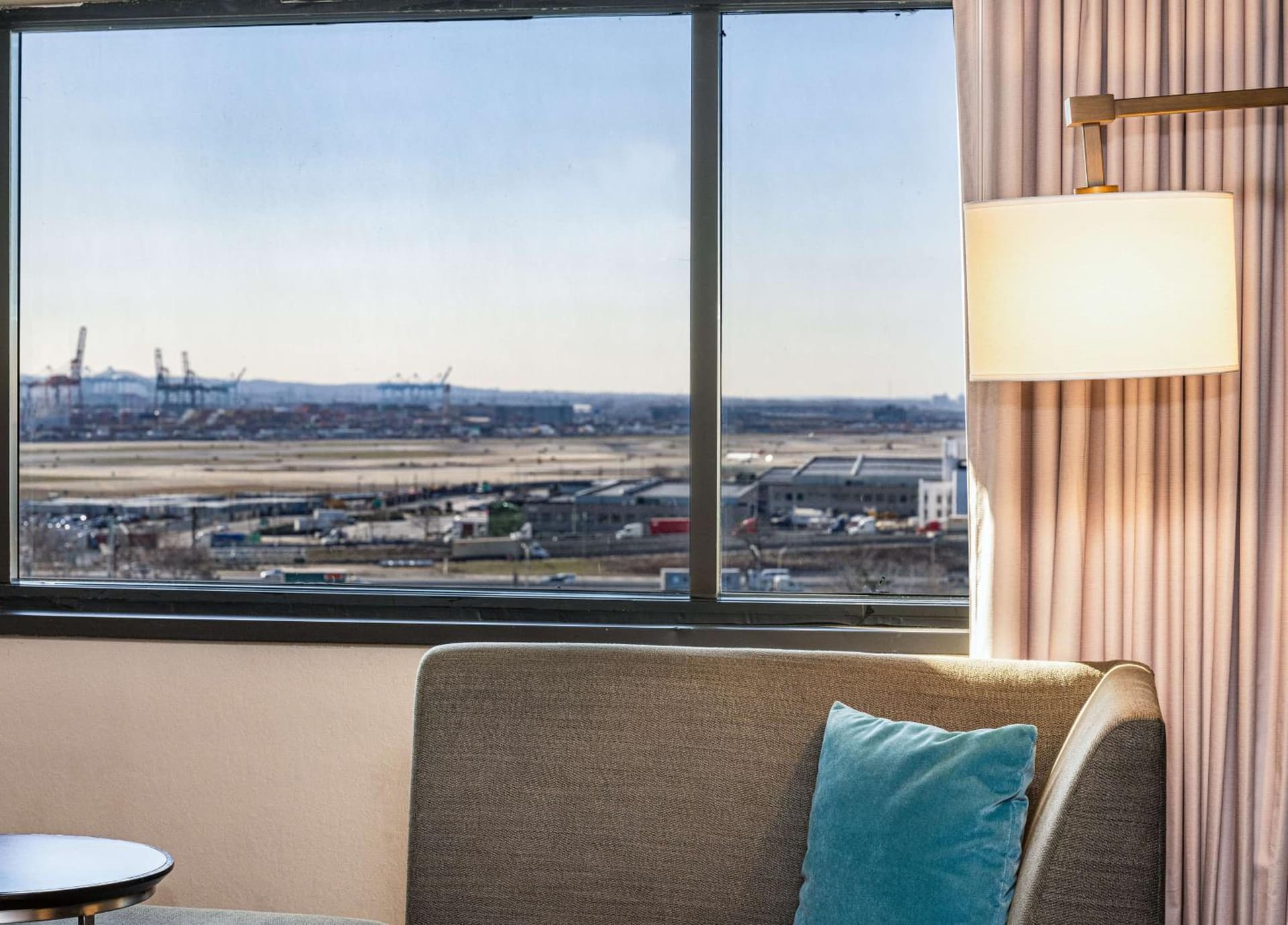 DoubleTree by Hilton Hotel Newark Airport gallery photo in Newark, NJ — image 78