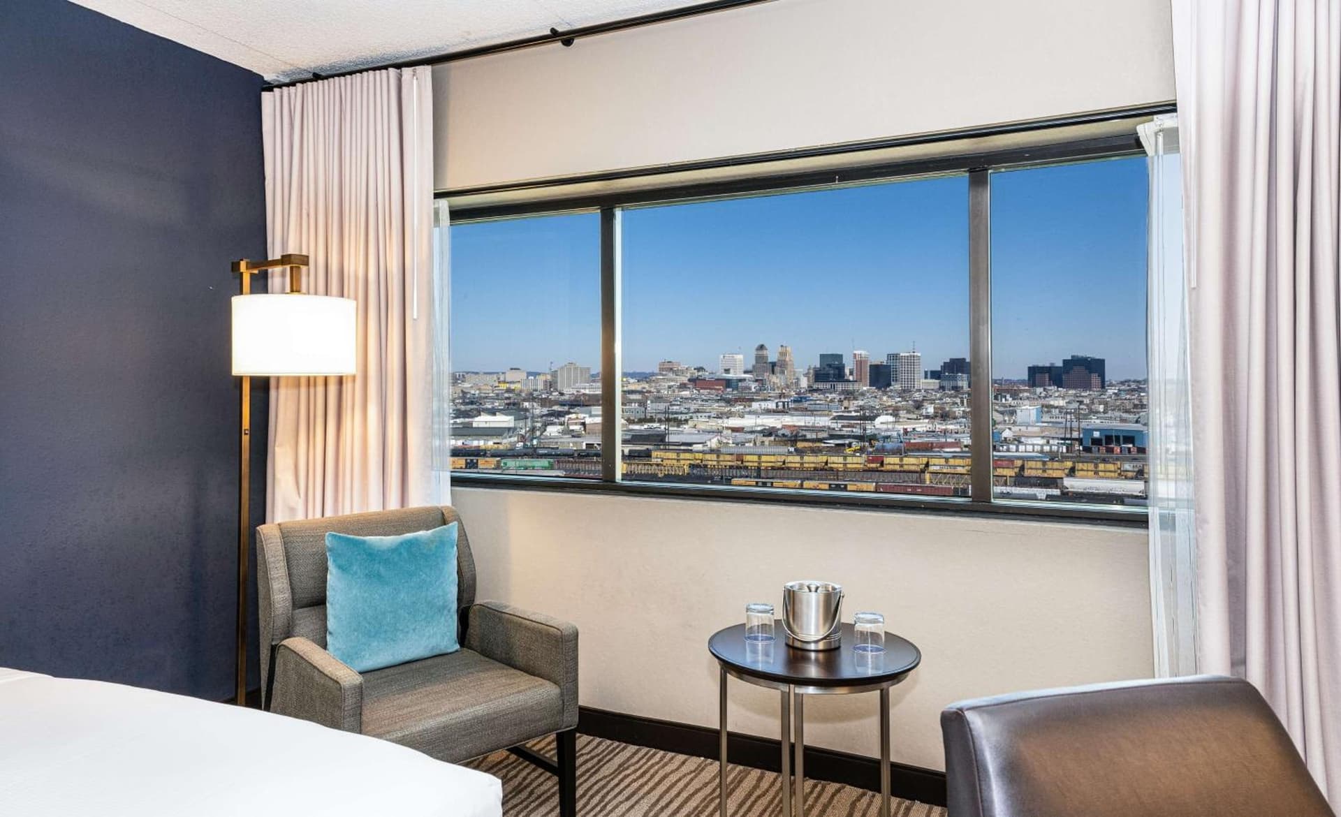 DoubleTree by Hilton Hotel Newark Airport gallery photo in Newark, NJ — image 38