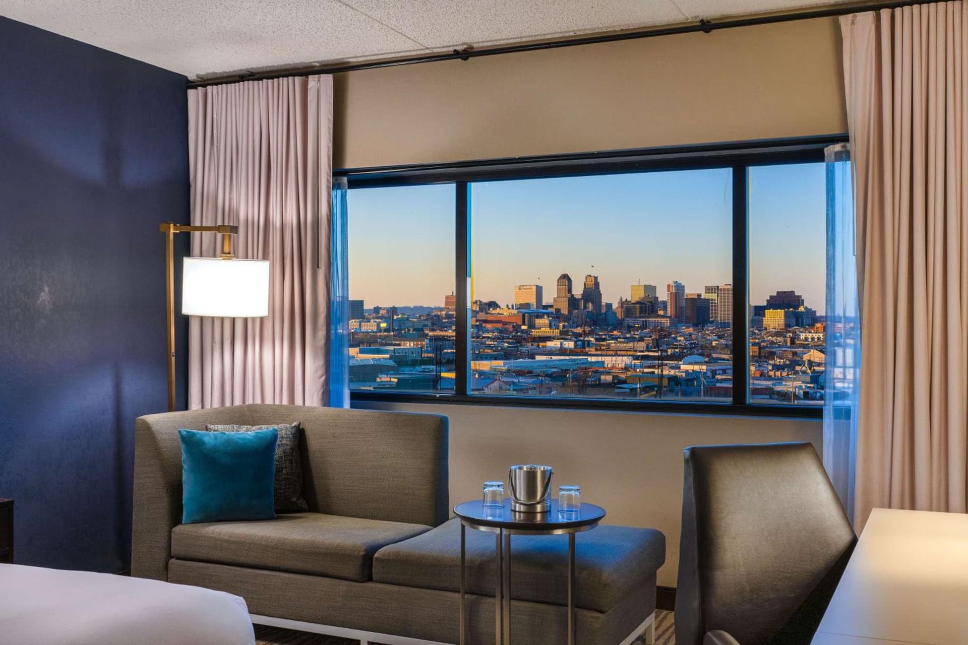DoubleTree by Hilton Hotel Newark Airport gallery photo in Newark, NJ — image 32