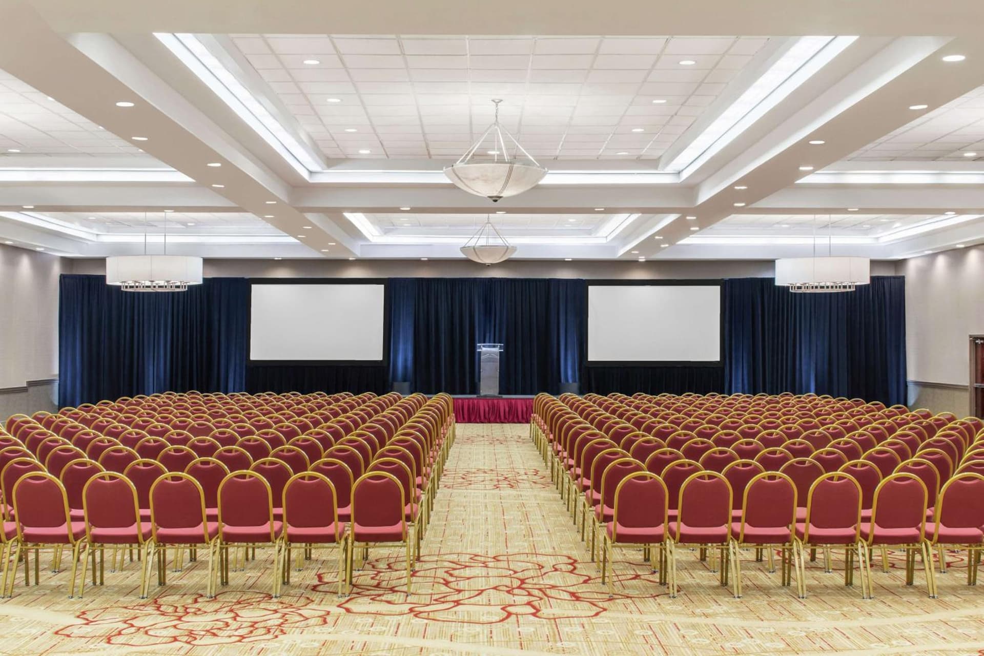 DoubleTree by Hilton Hotel Newark Airport gallery photo in Newark, NJ — image 12
